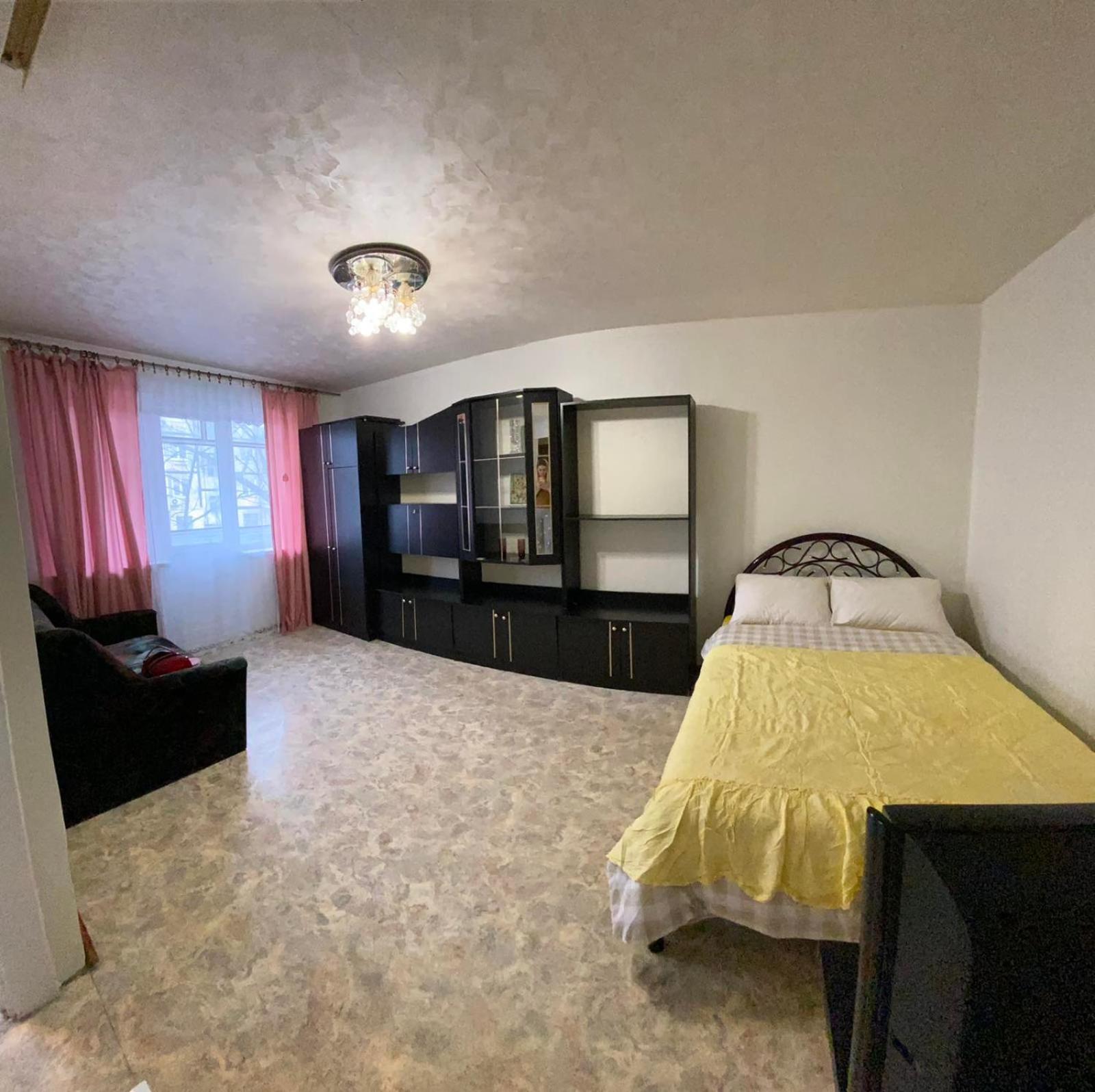 One-Bedroom Apartment photo 1