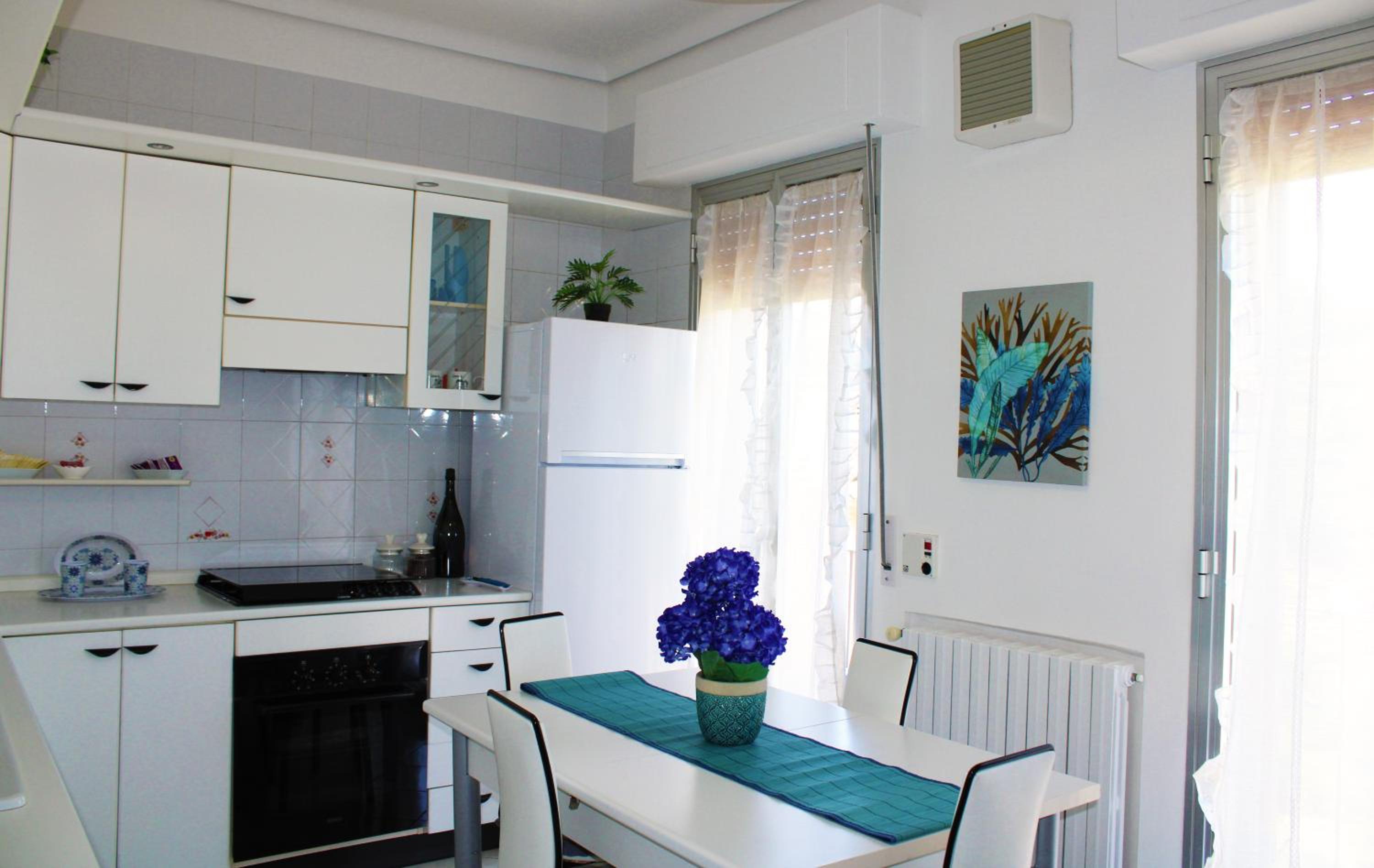 Three-Bedroom Apartment - Photo 3