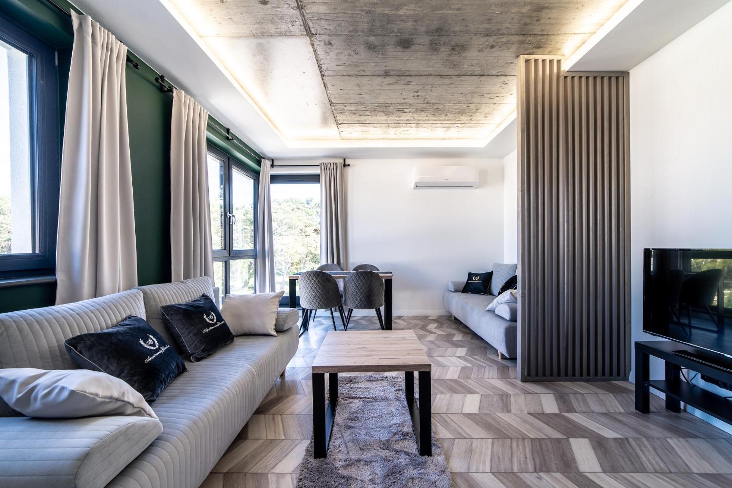 Studio Apartment - Photo 17