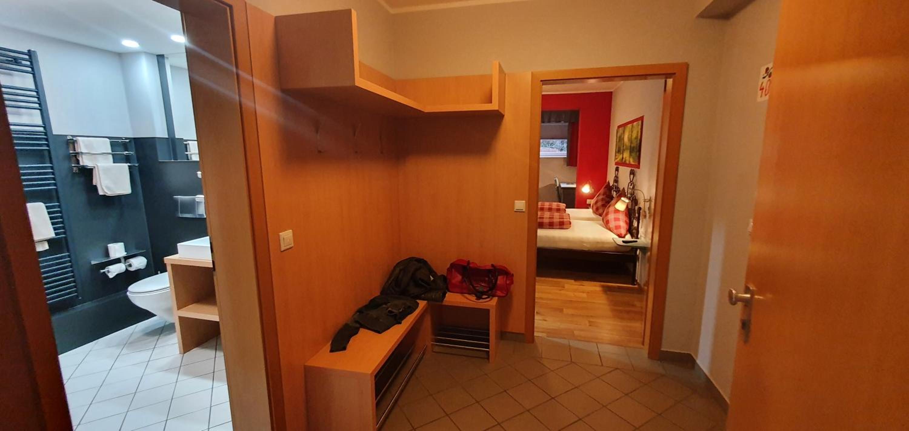 6-bed apartment photo 2