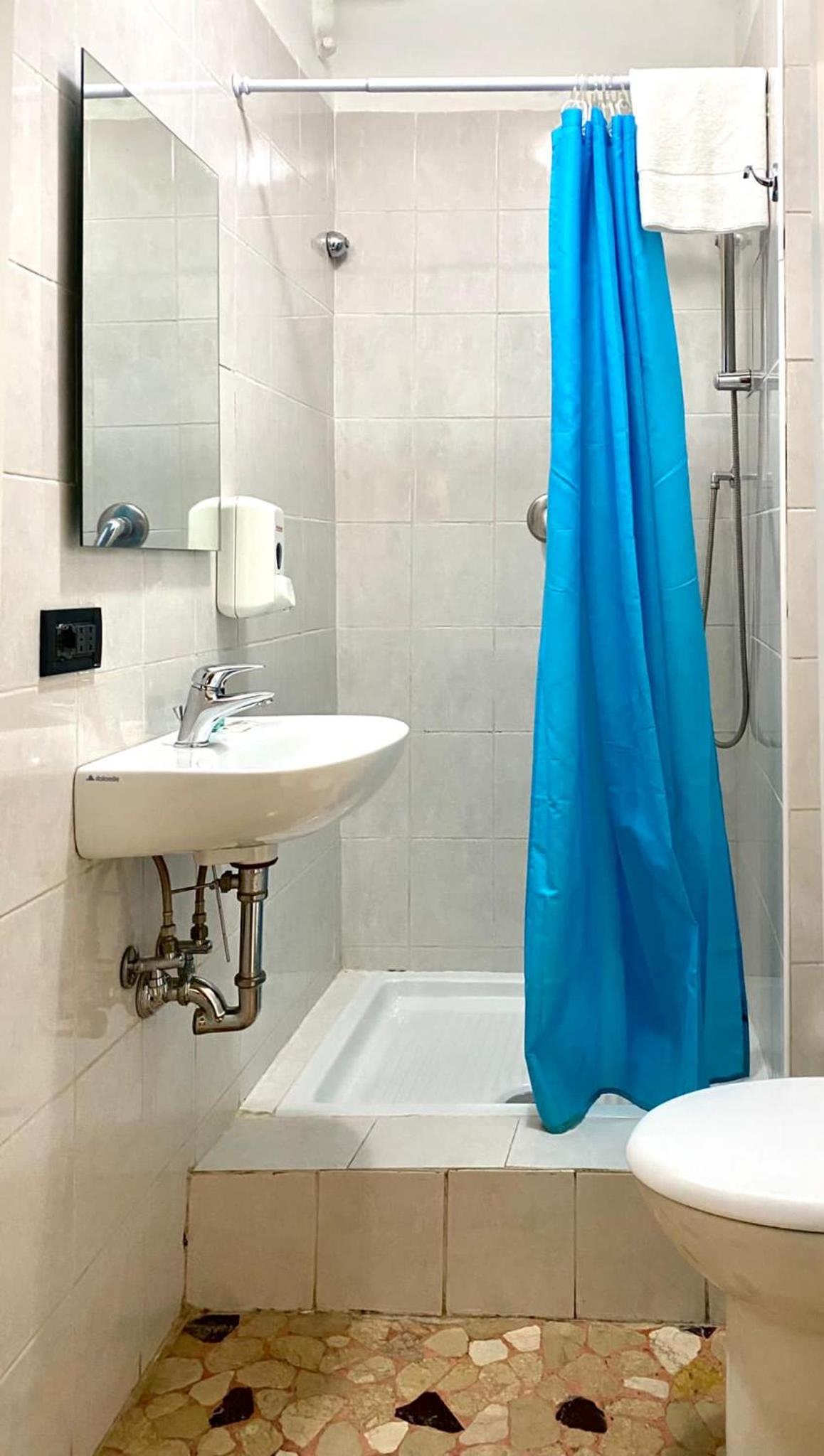 Double with Private External Bathroom photo 3