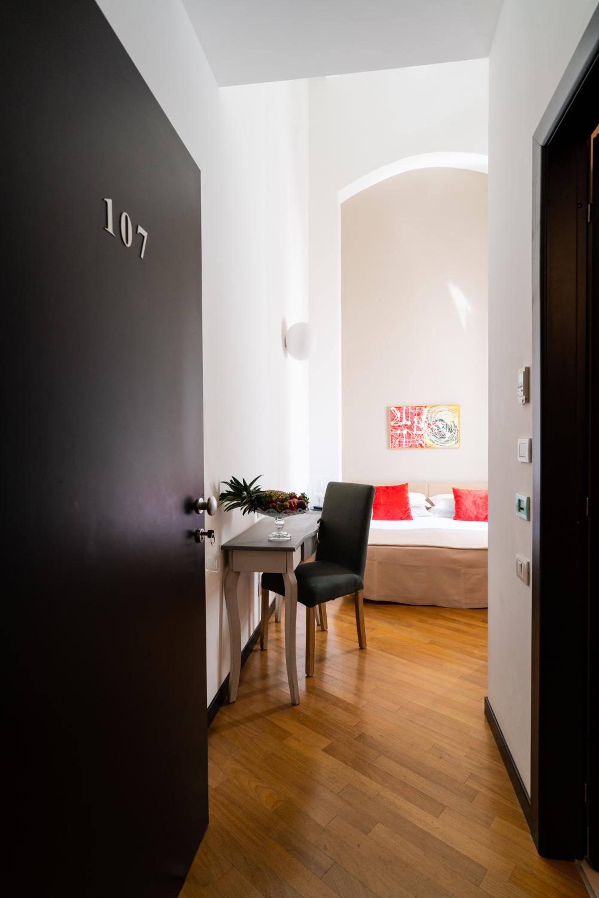 Basic Double Room photo 3