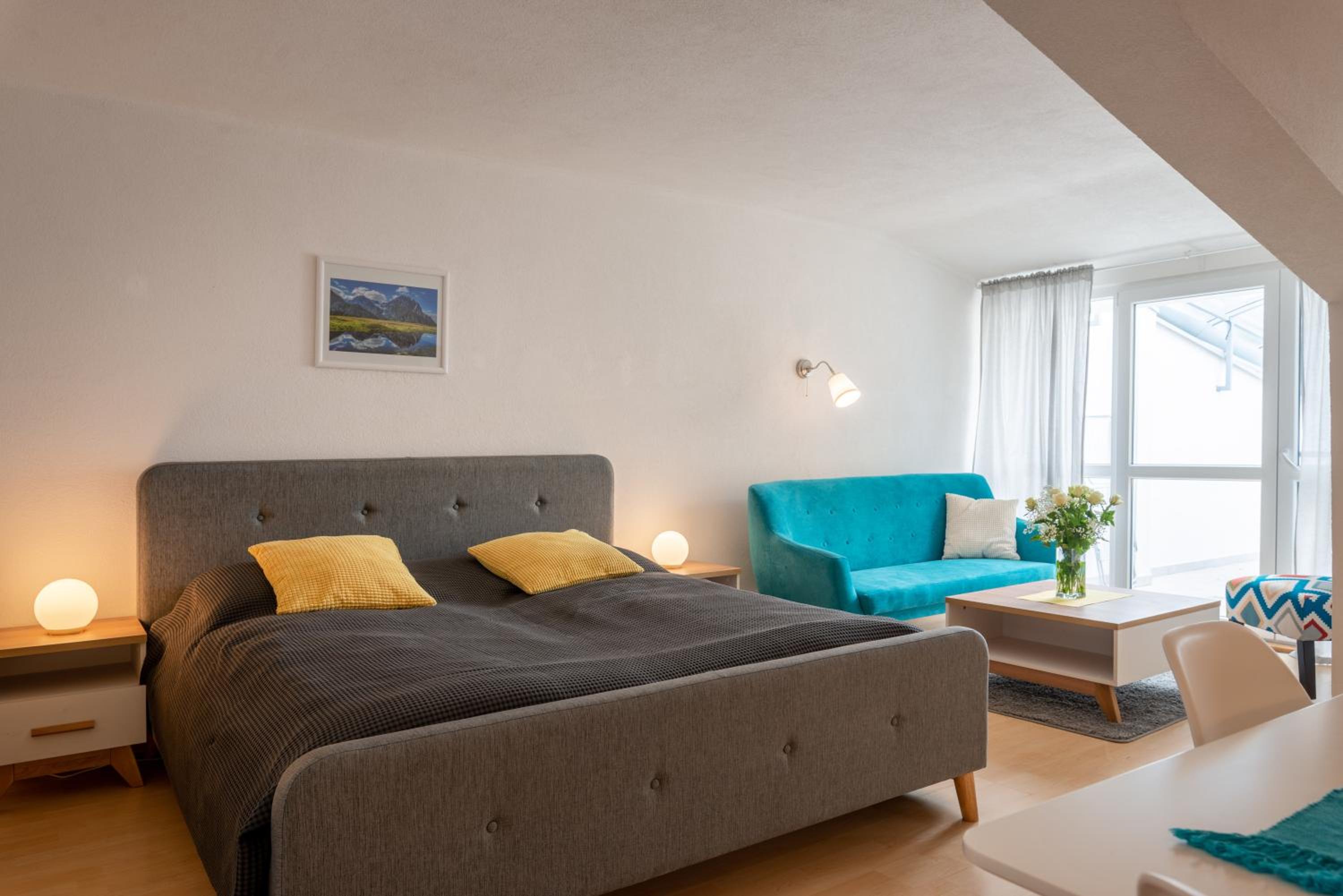 One-Bedroom Apartment photo 2