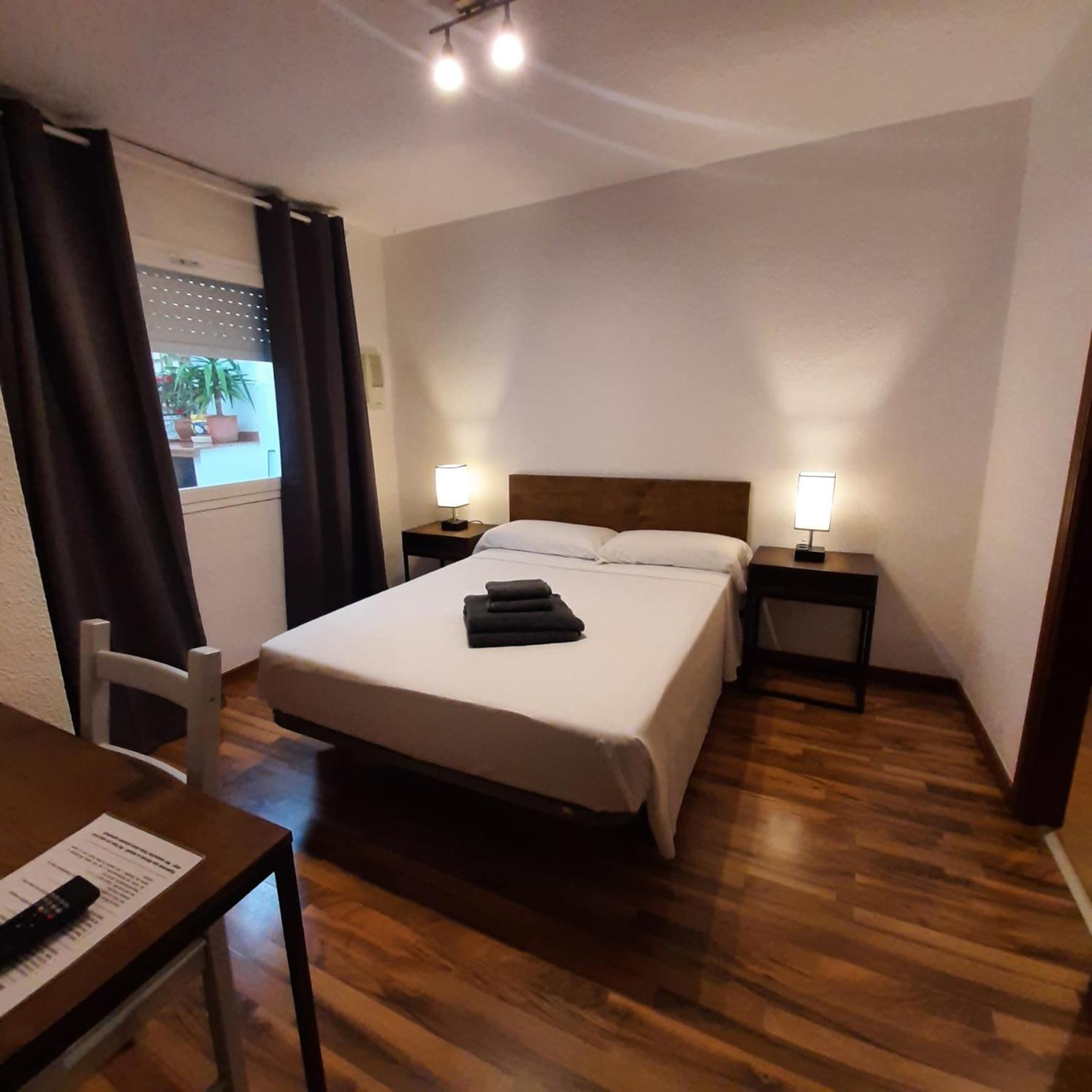 Standard Queen Room - Photo 6