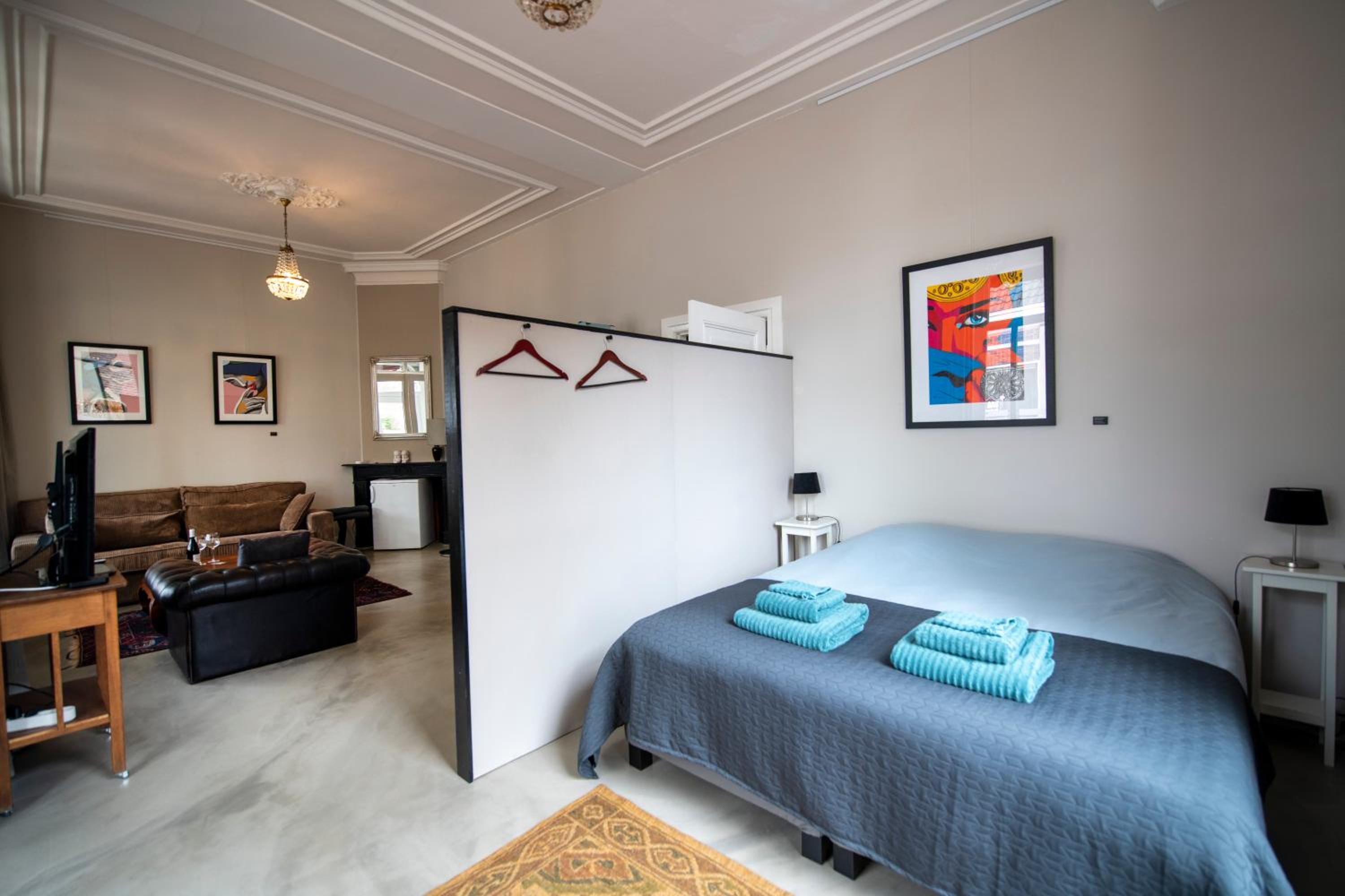 Double Room with Private Bathroom photo 3