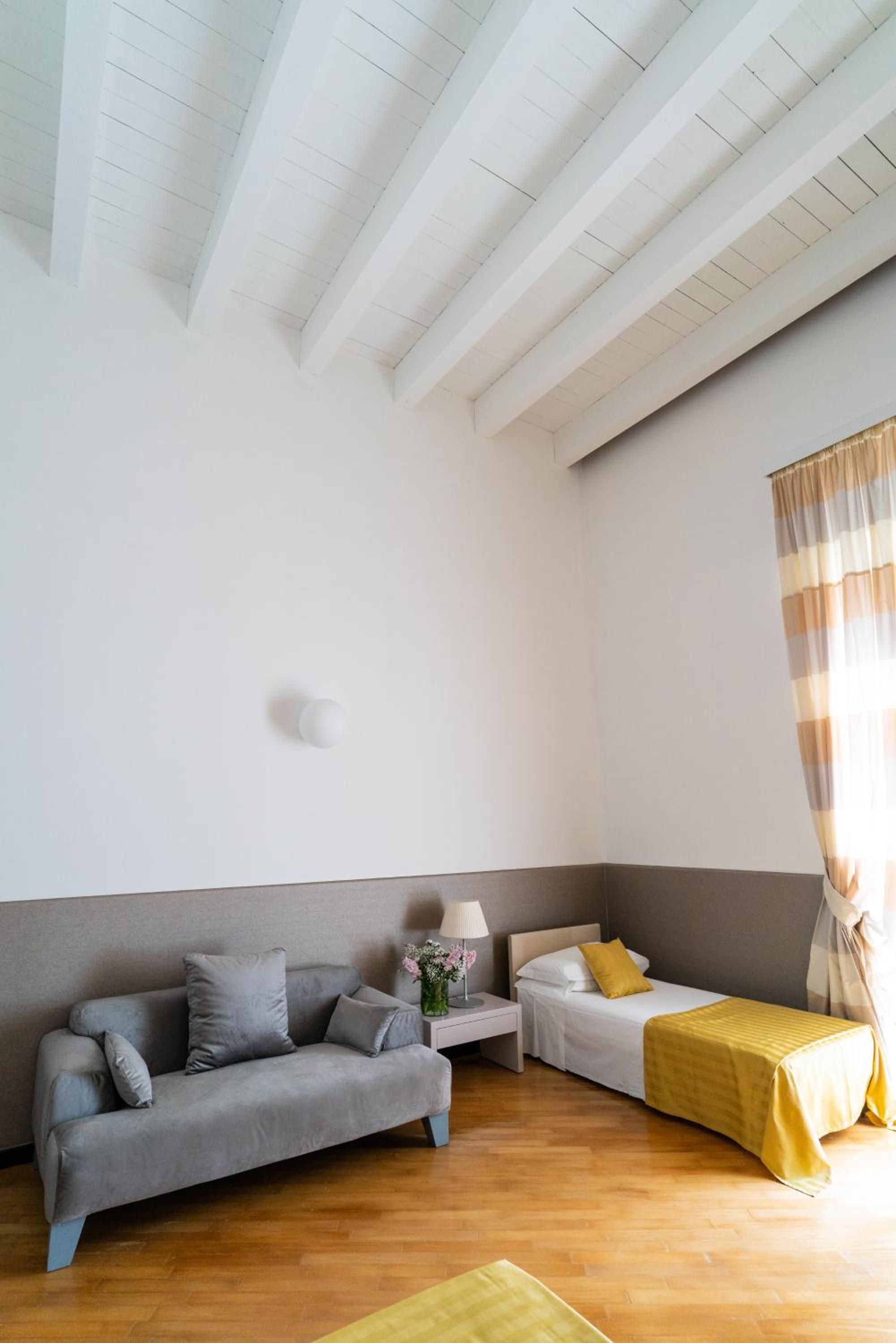 Deluxe Quadruple Room with Terrace photo 2