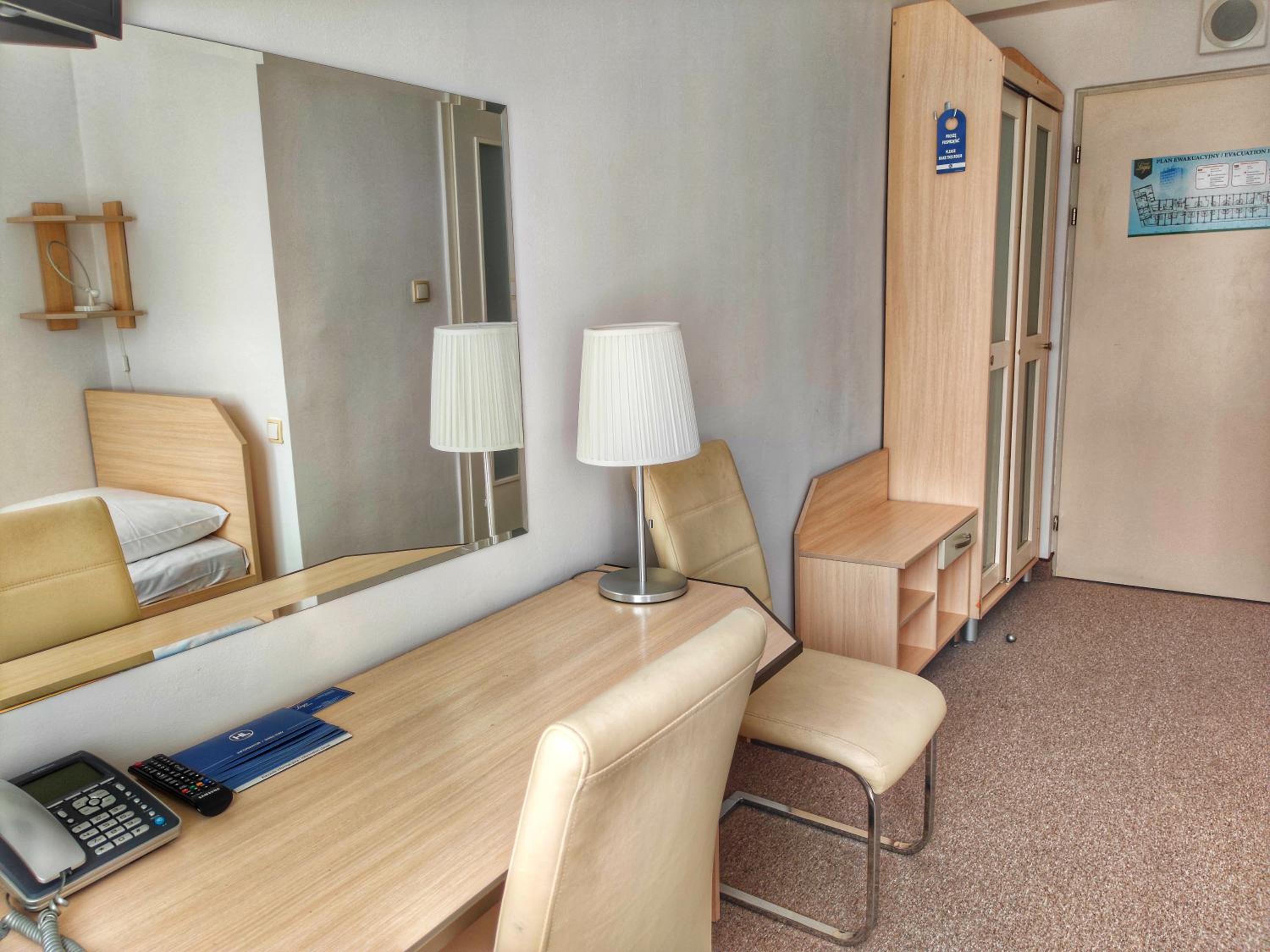 Single Room photo 3