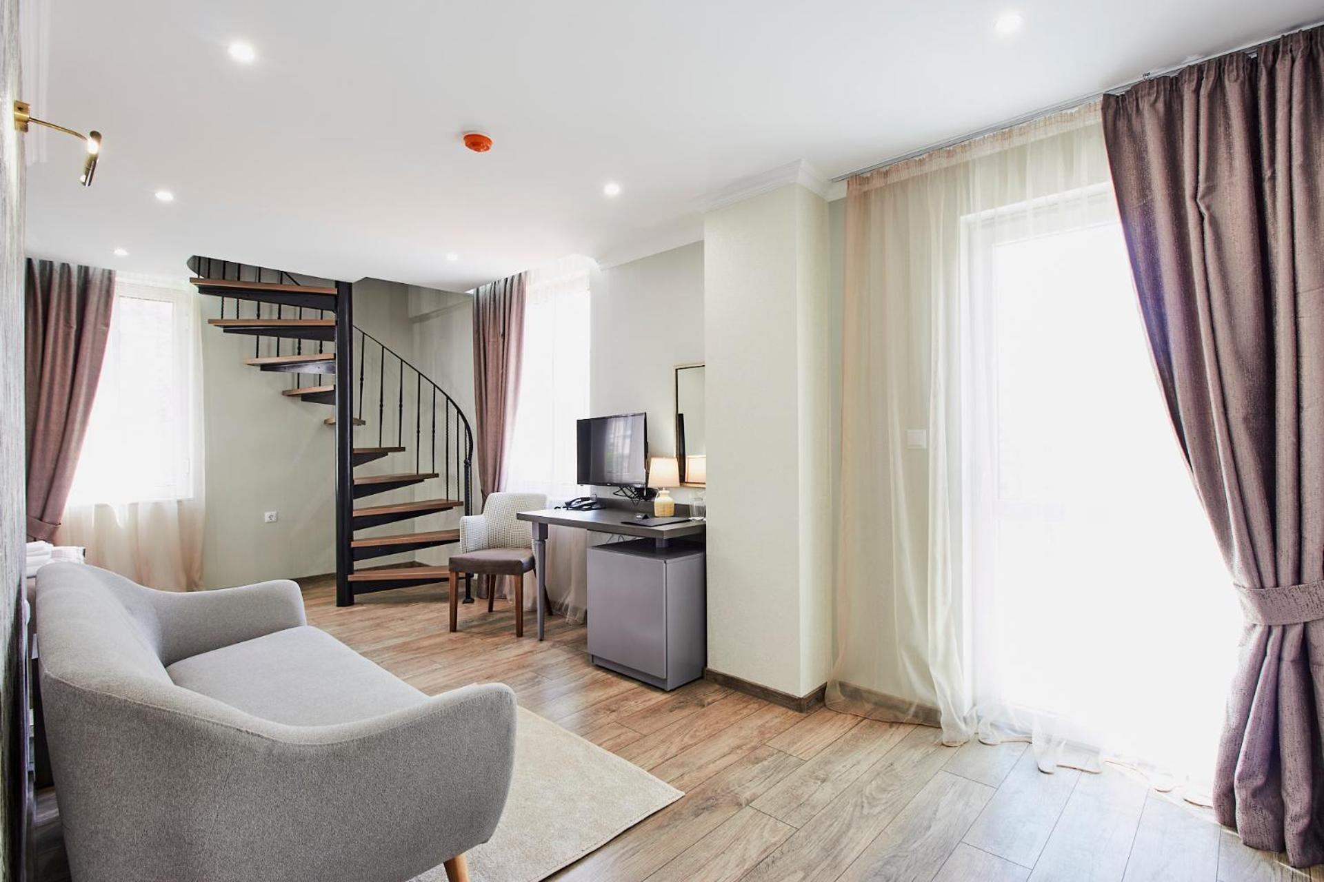 Apartment - Split Level