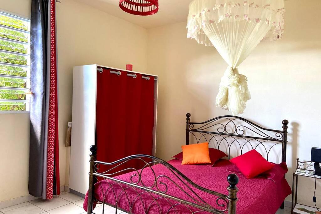 Two-Bedroom House - Photo 9