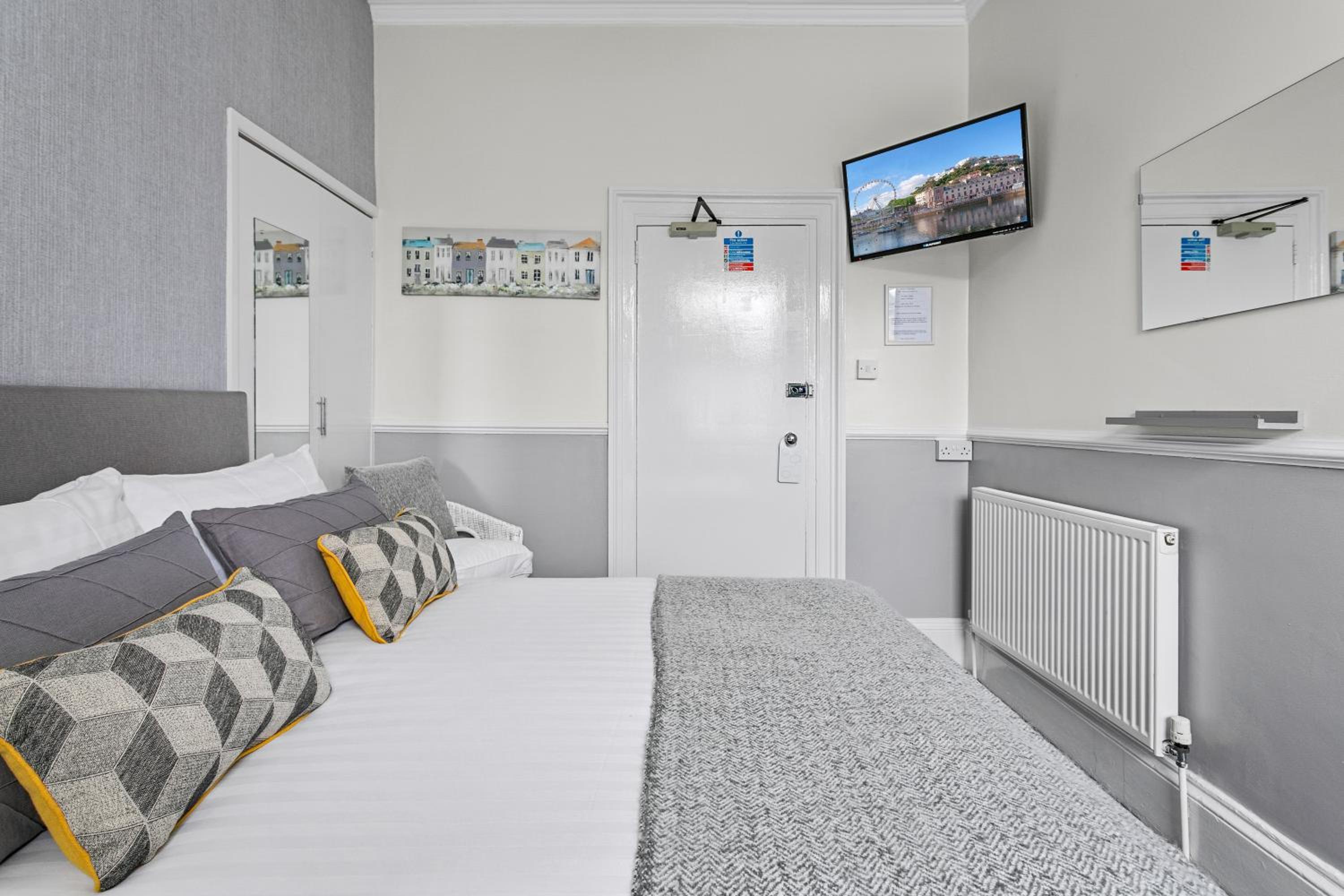 Double Standard Room - Photo 1