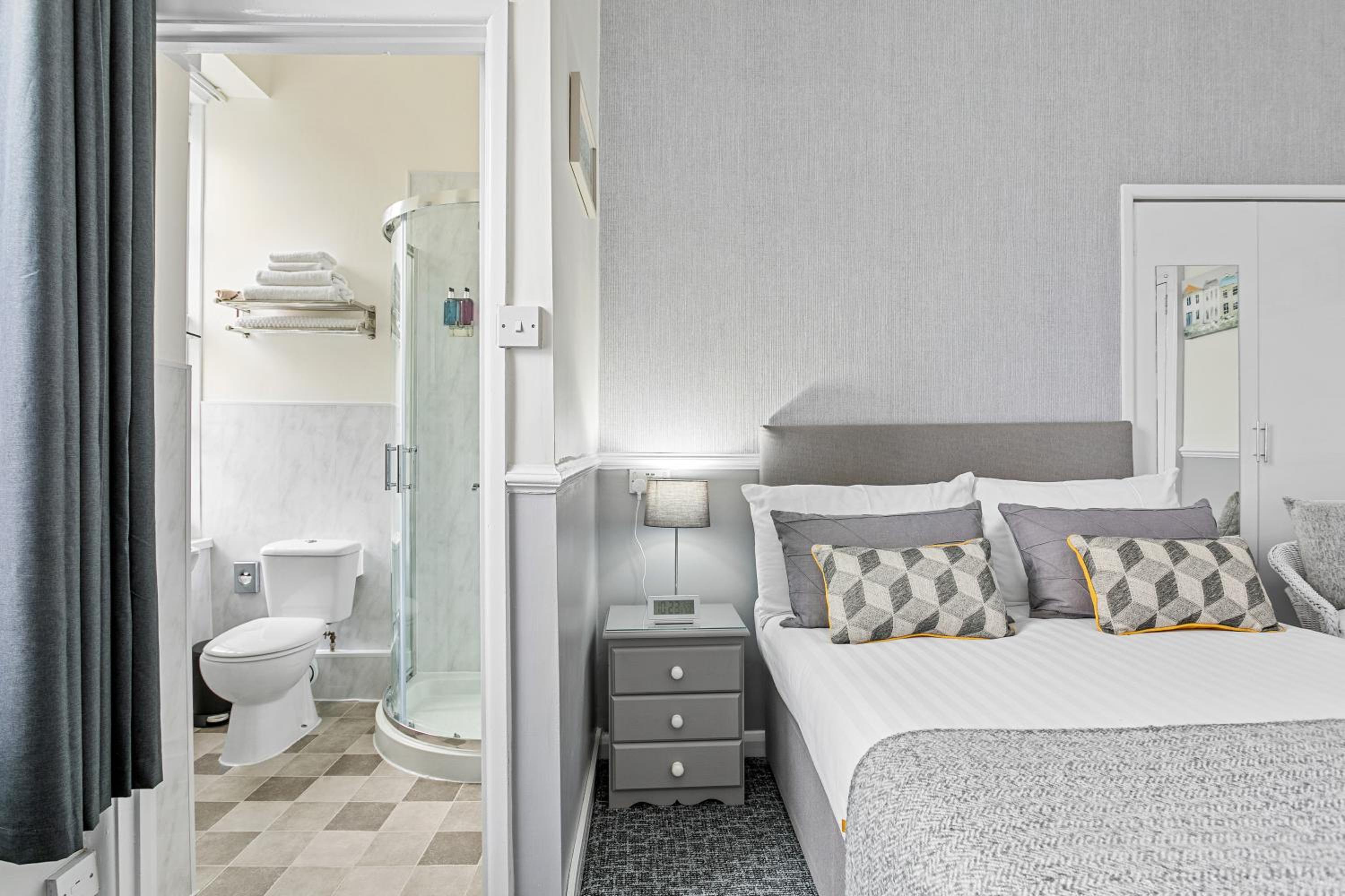 Double Standard Room - Photo 6