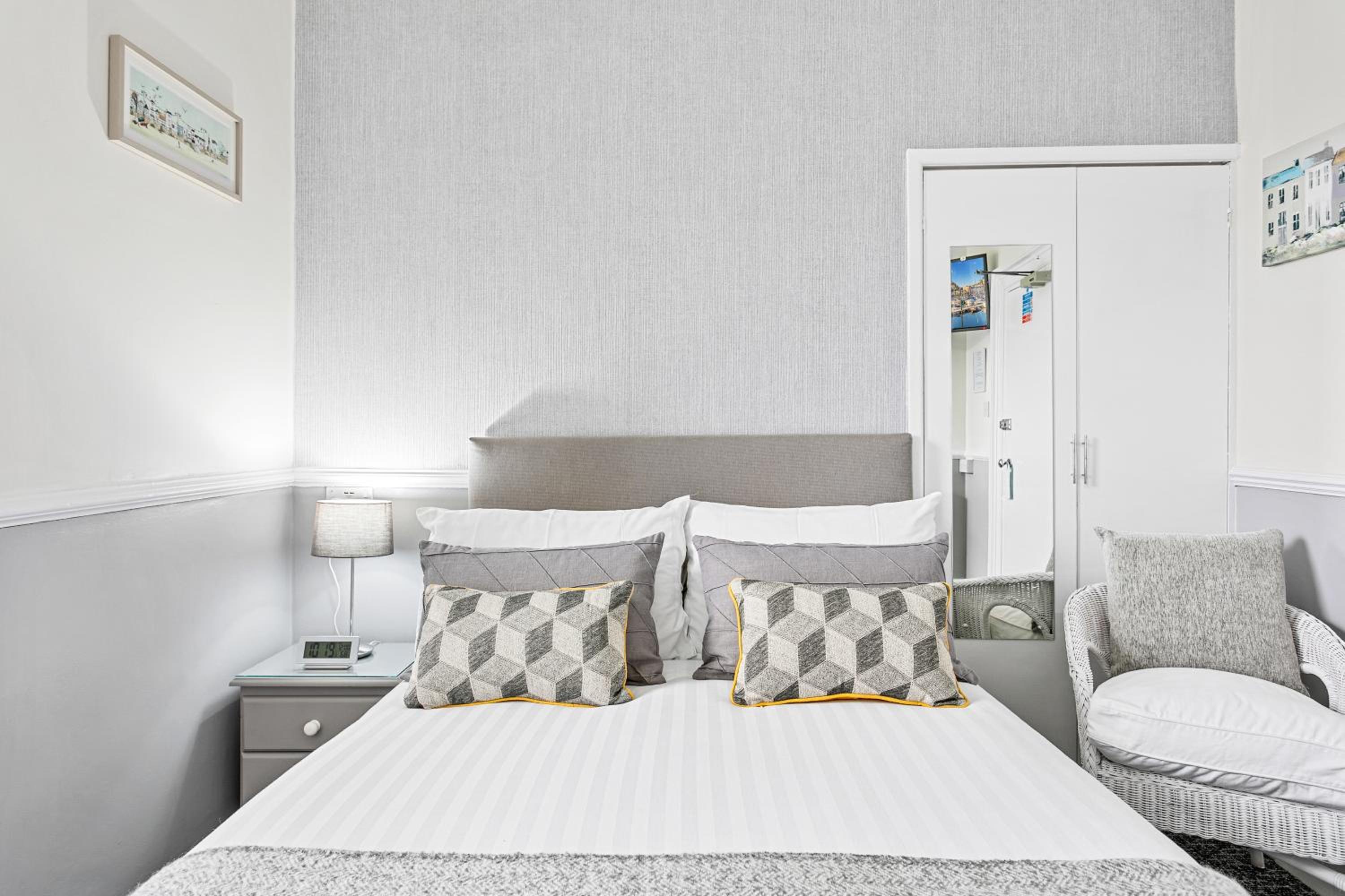 Double Standard Room - Photo 2