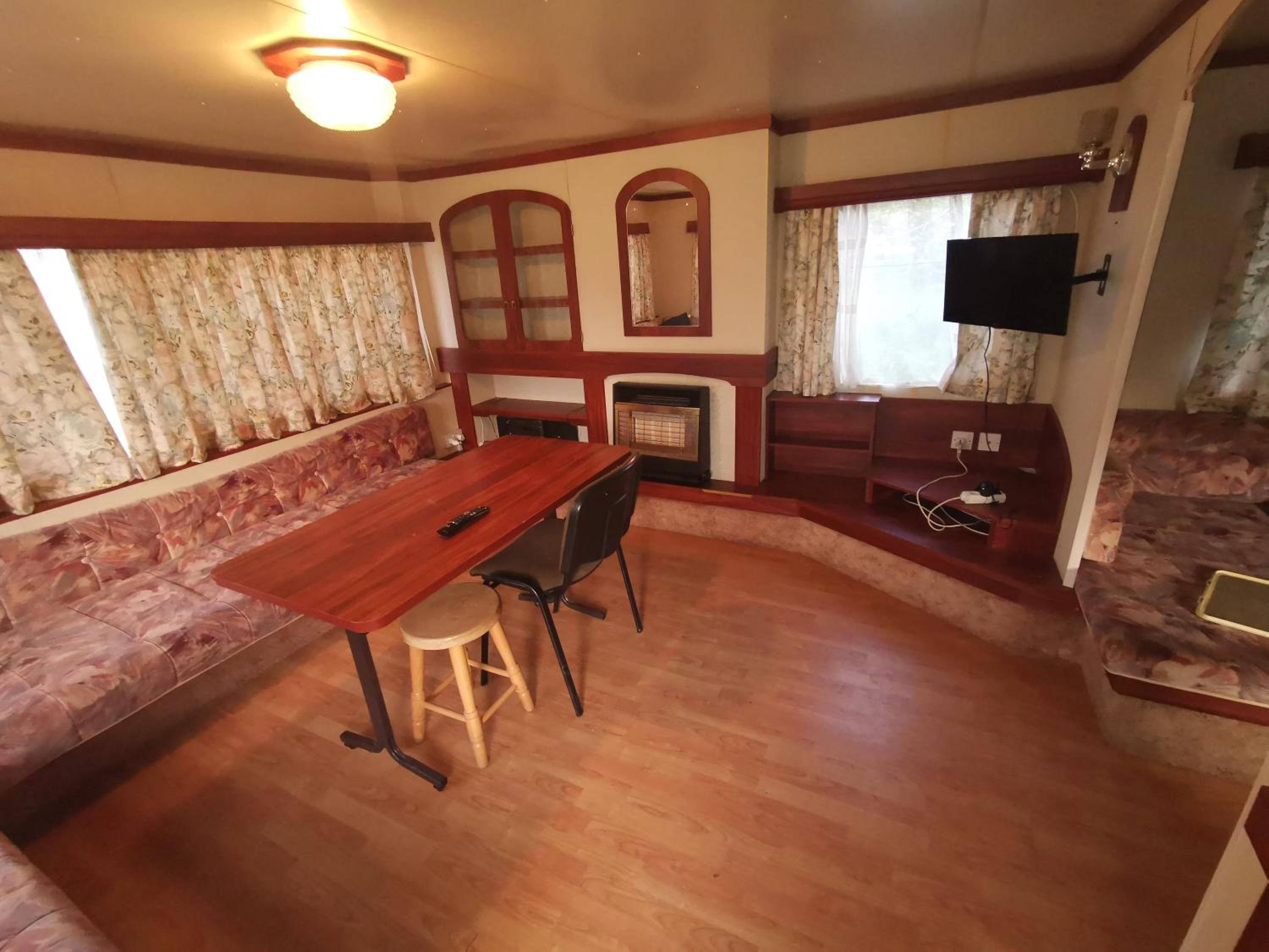Family Bungalow - Photo 1