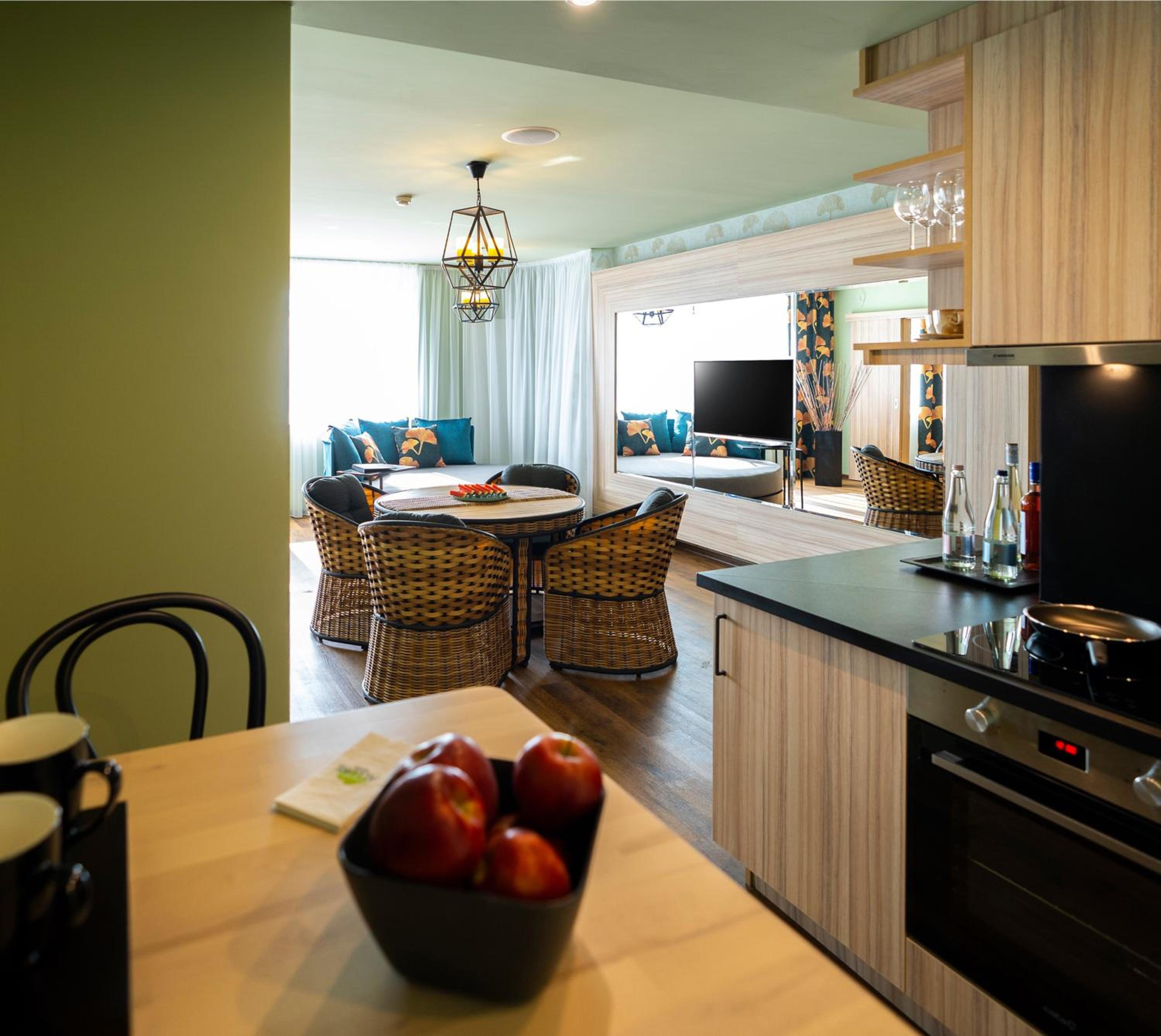 One-Bedroom Suite - Photo 7