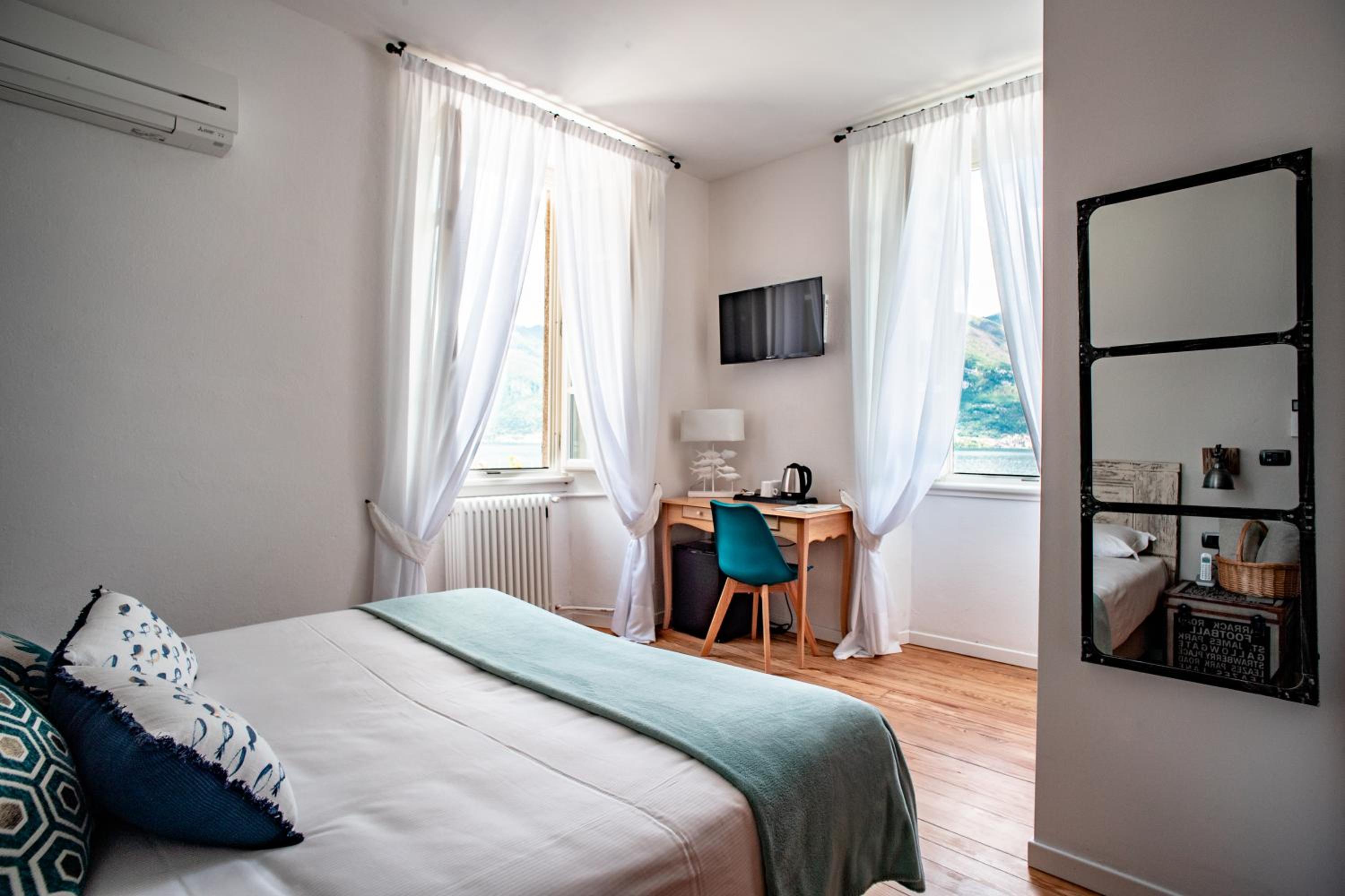 Standard Double Room - Photo 16