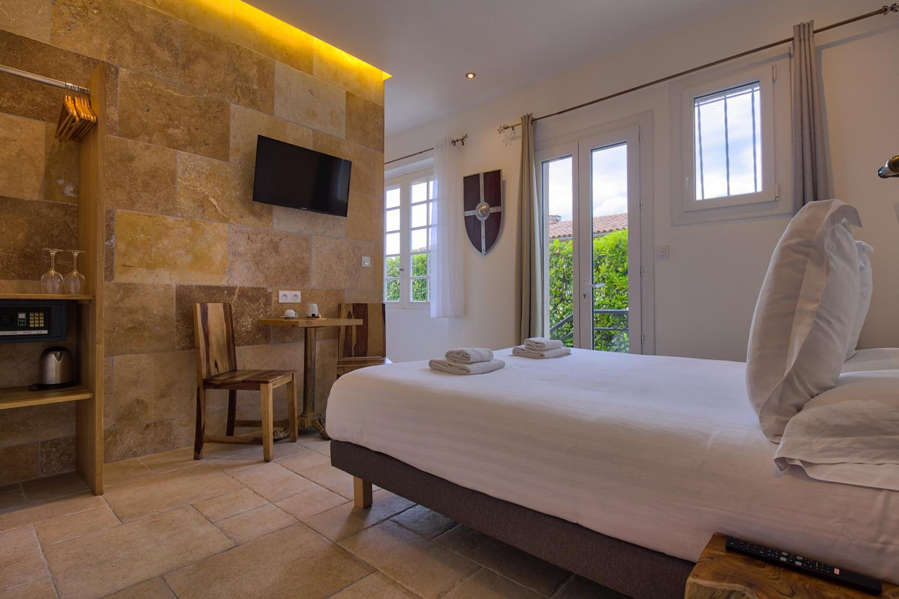 Standard Double Room - Photo 2