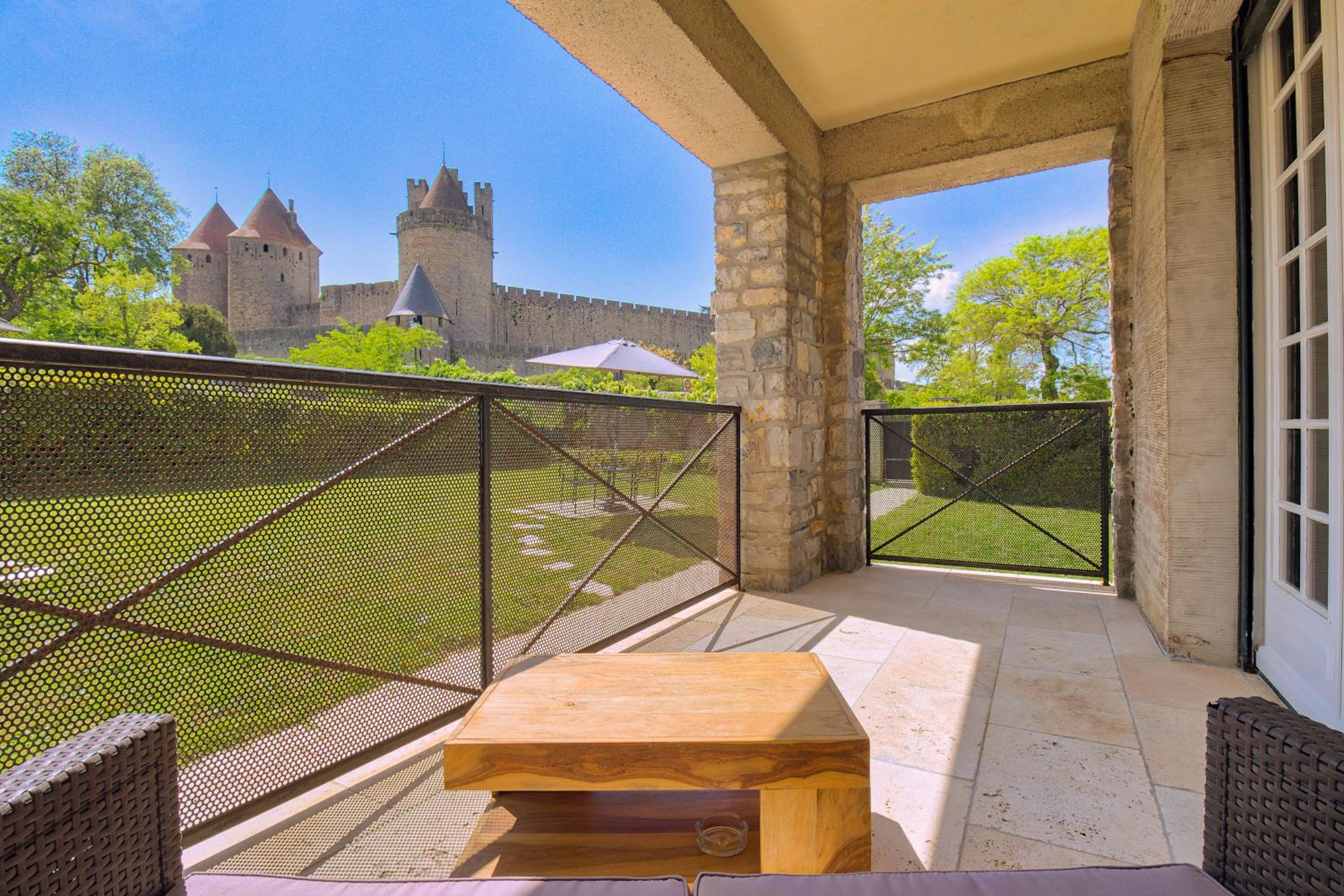 Deluxe Double Room With Terrasse And Castle View photo 2