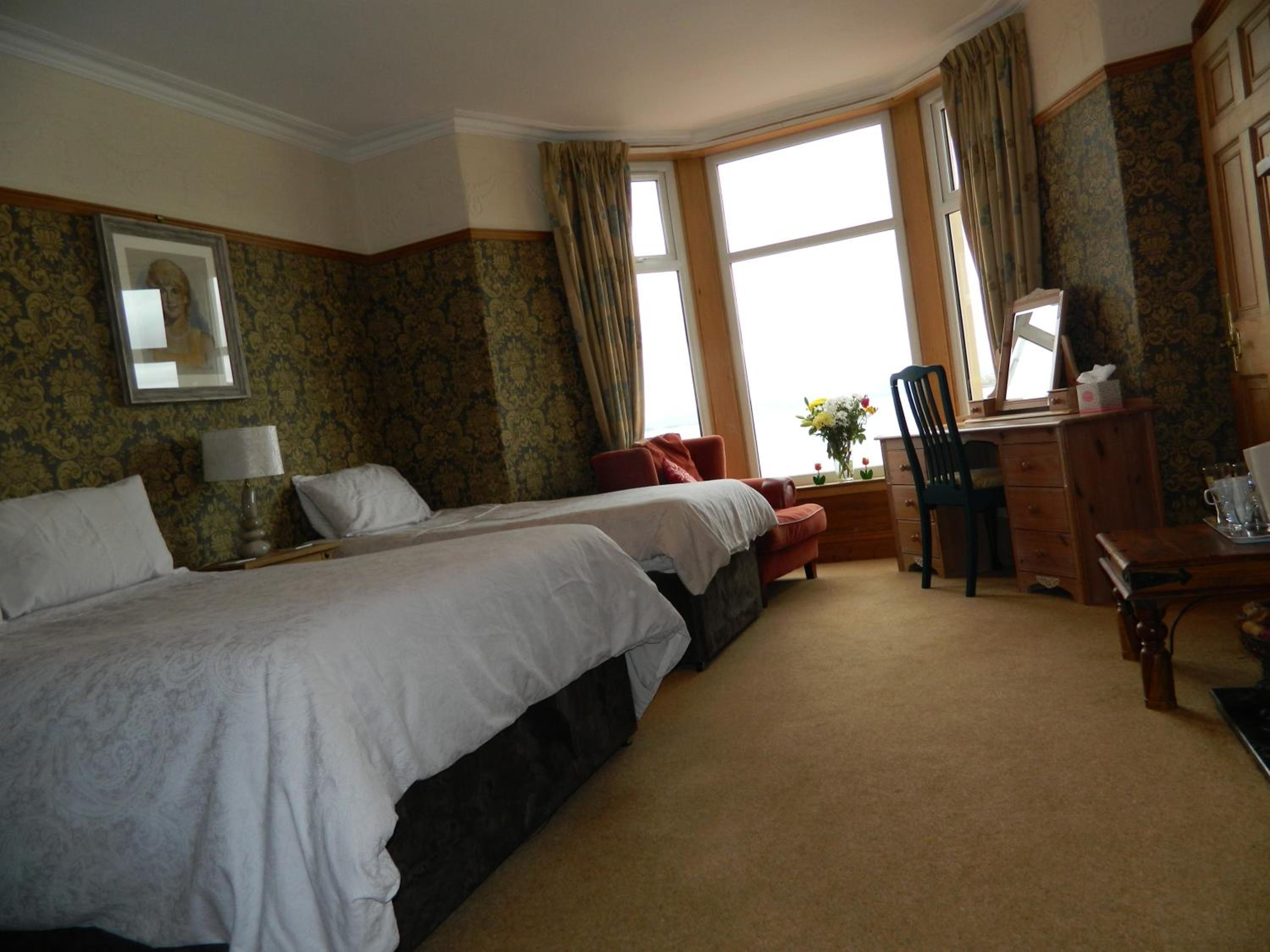 Family Room with Sea View and Private External Bathroom photo 2