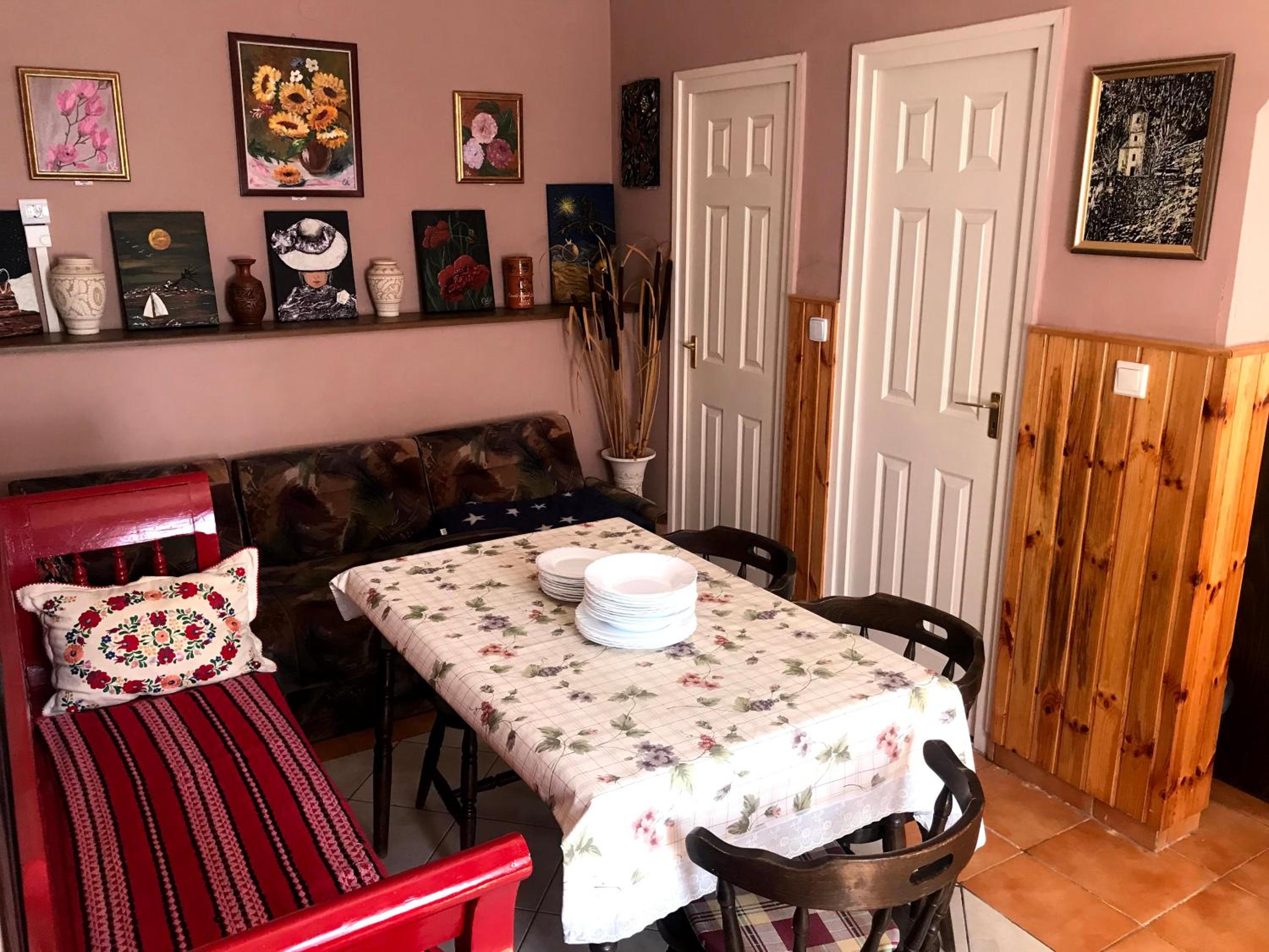 Twin Room with Private Bathroom photo 3