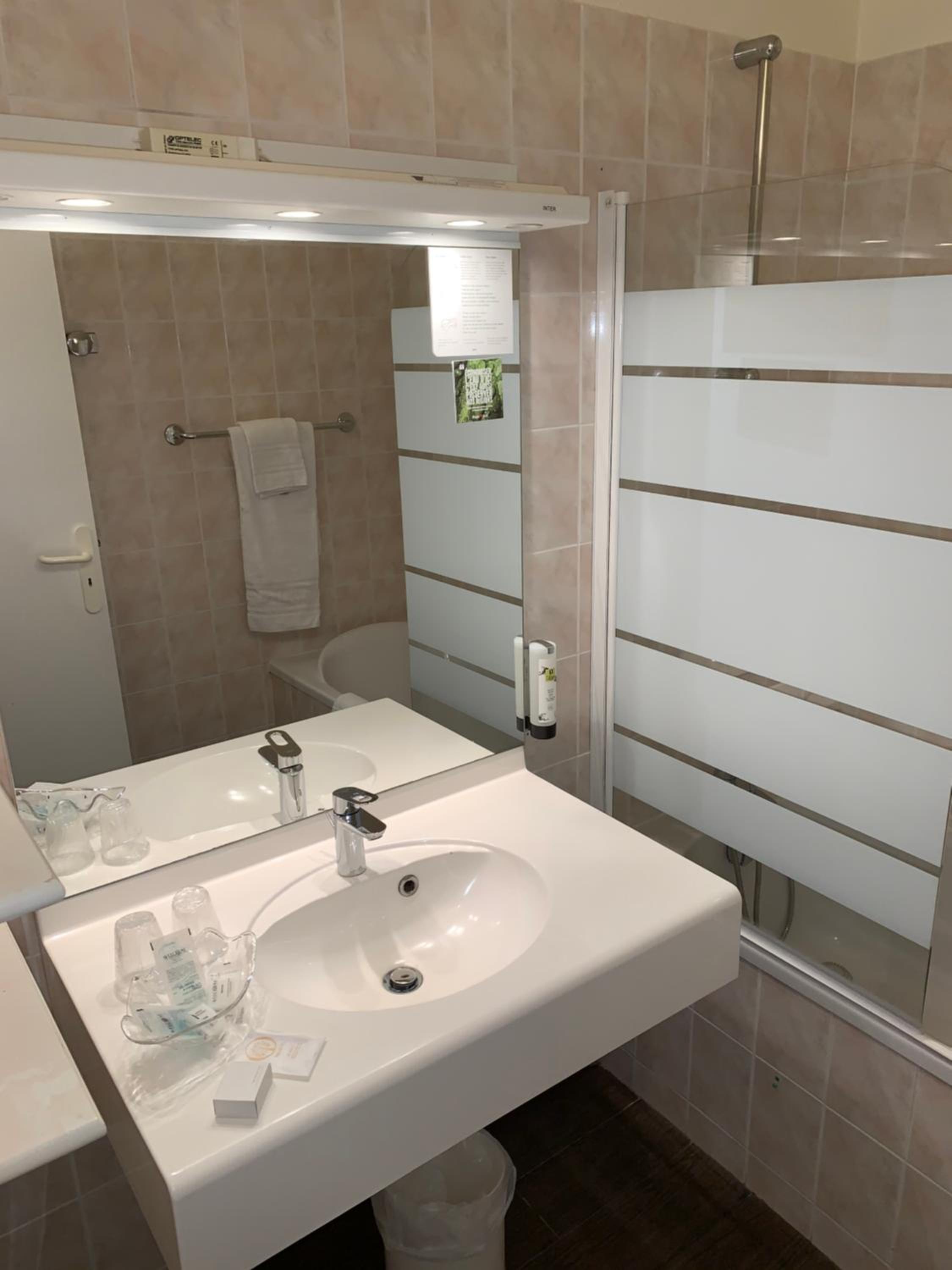 Double Room - Photo 2