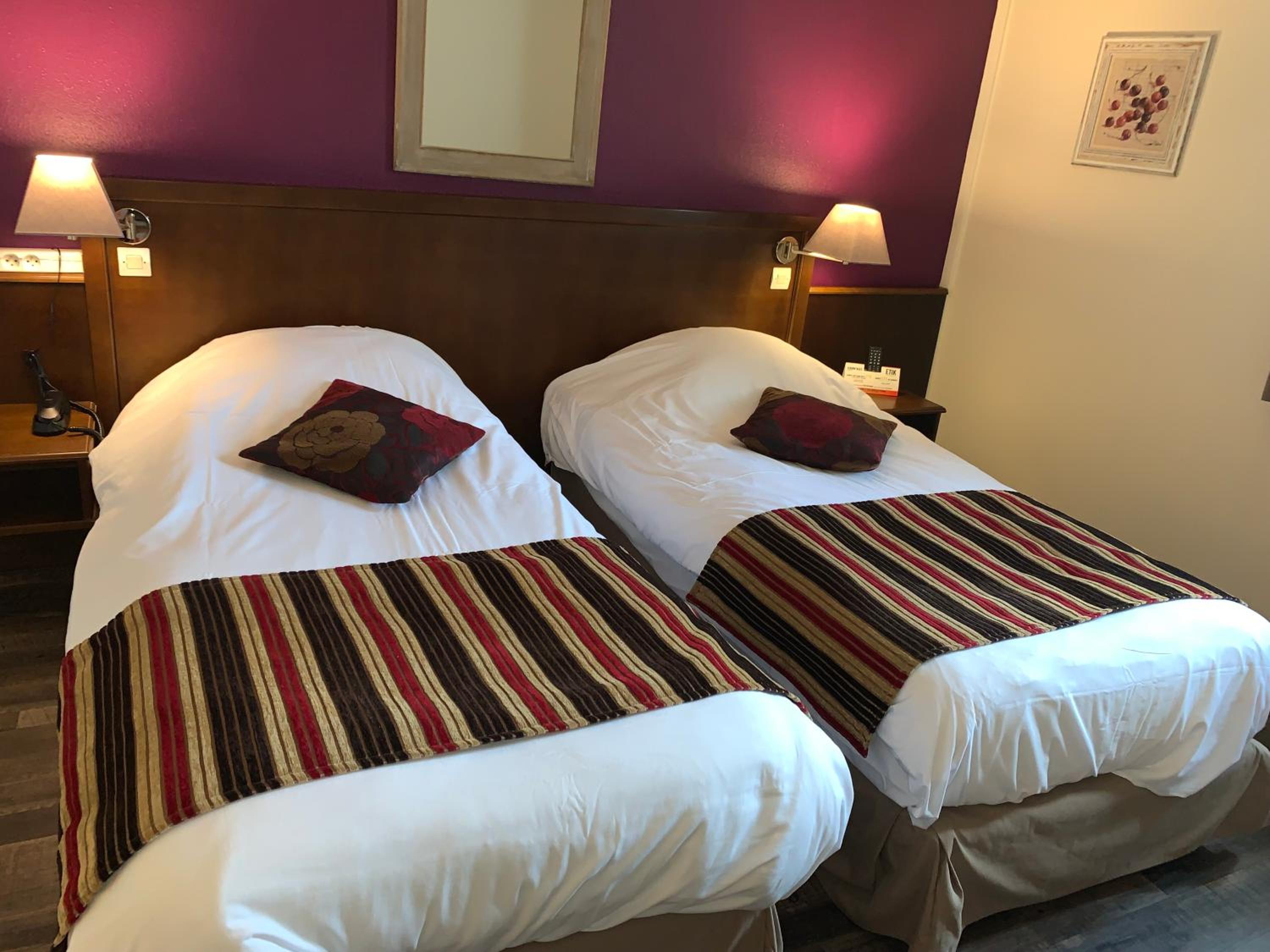 Twin Room - Photo 3