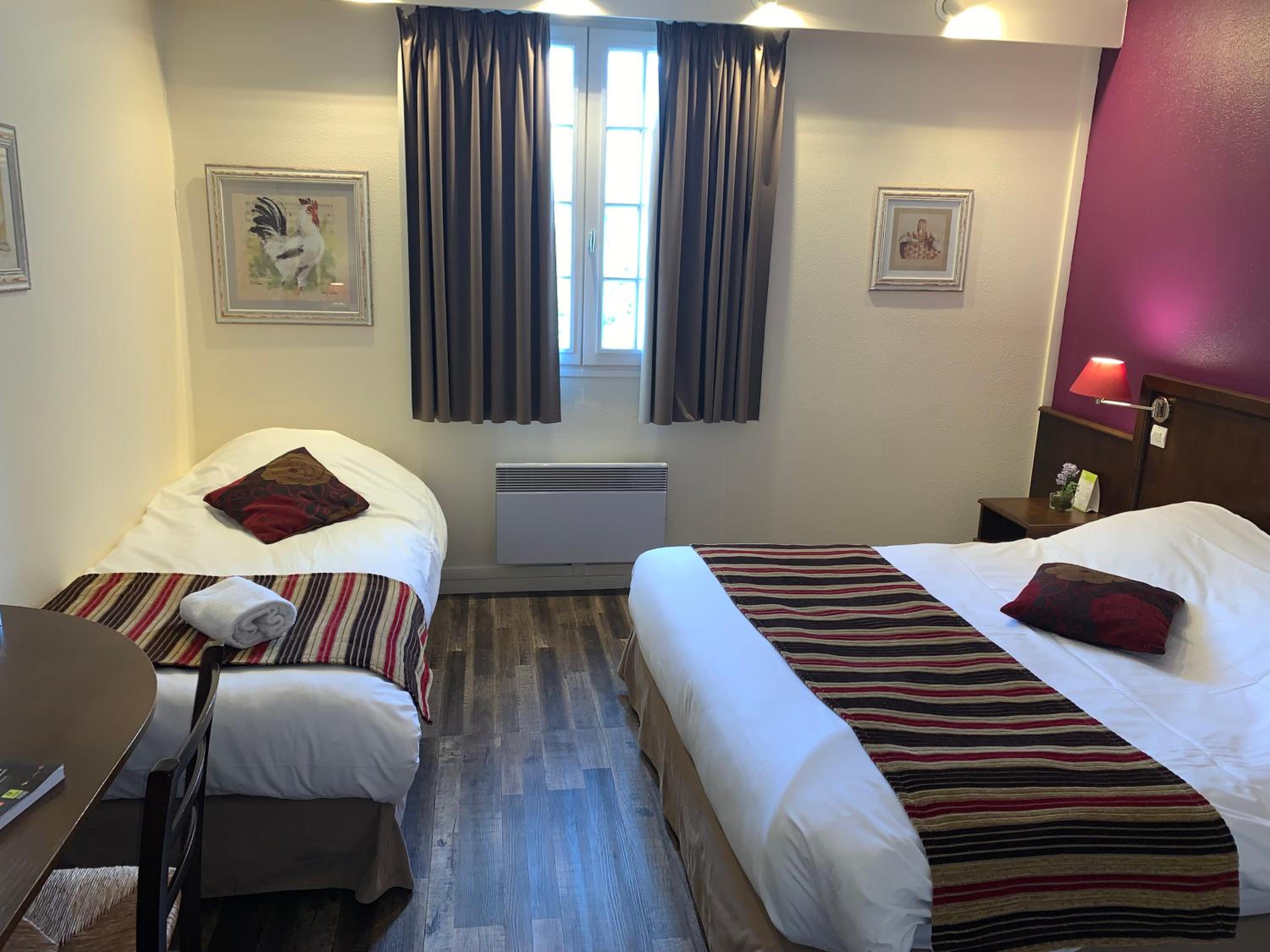 Triple Room (2 Adults + 1 Child) - Photo 3