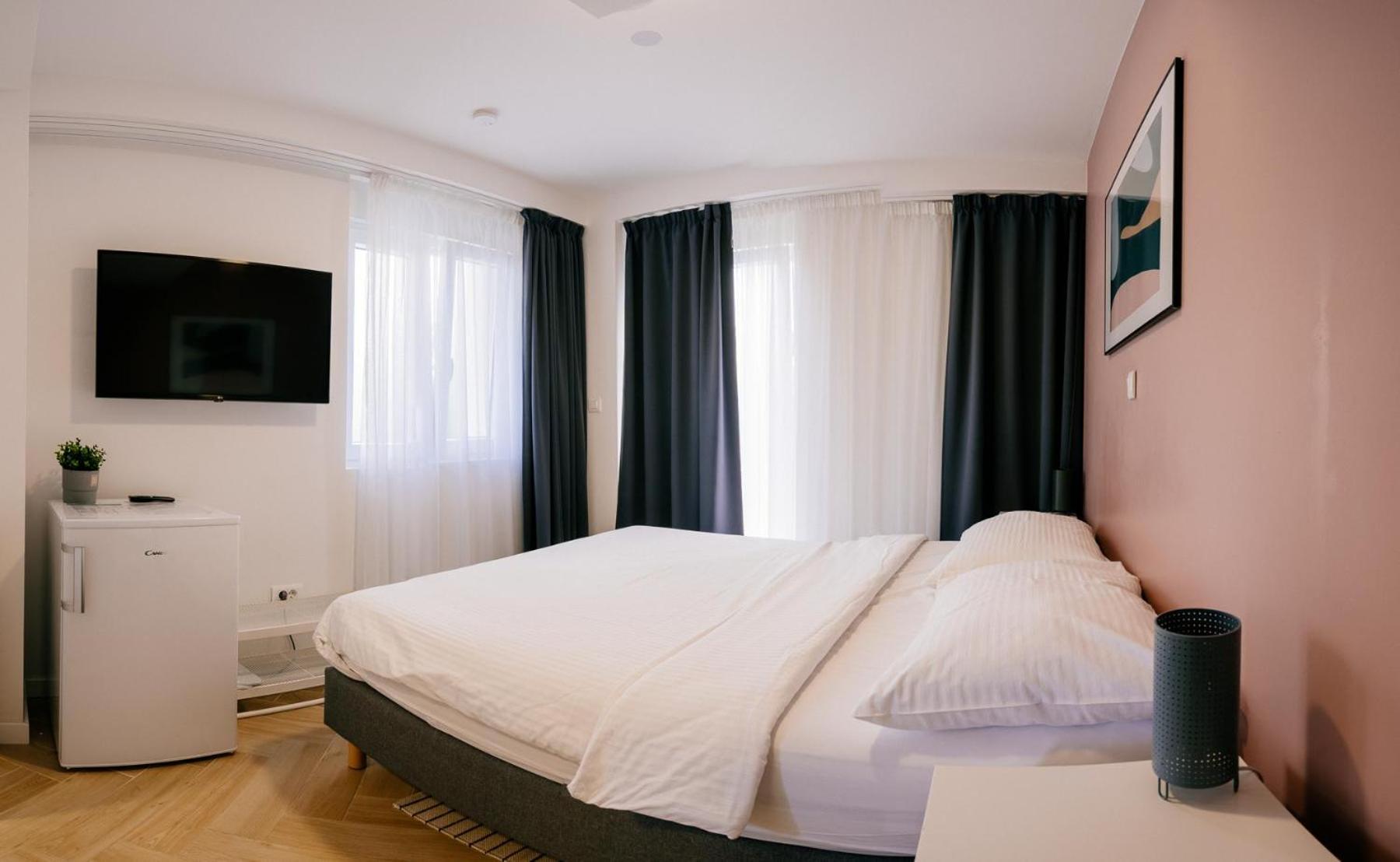 Economy Double Room photo 3