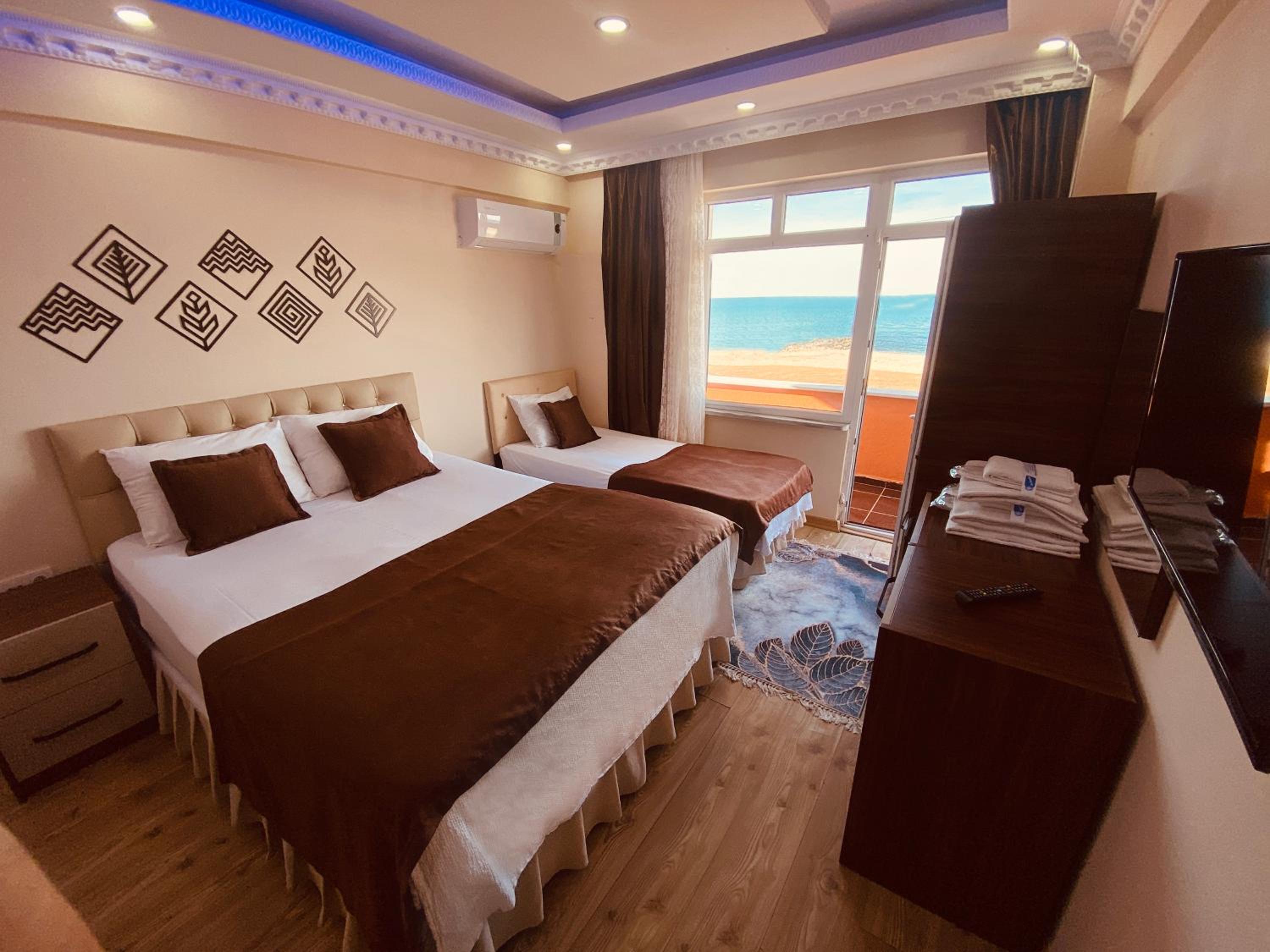 Twin Room with Sea View - Photo 1