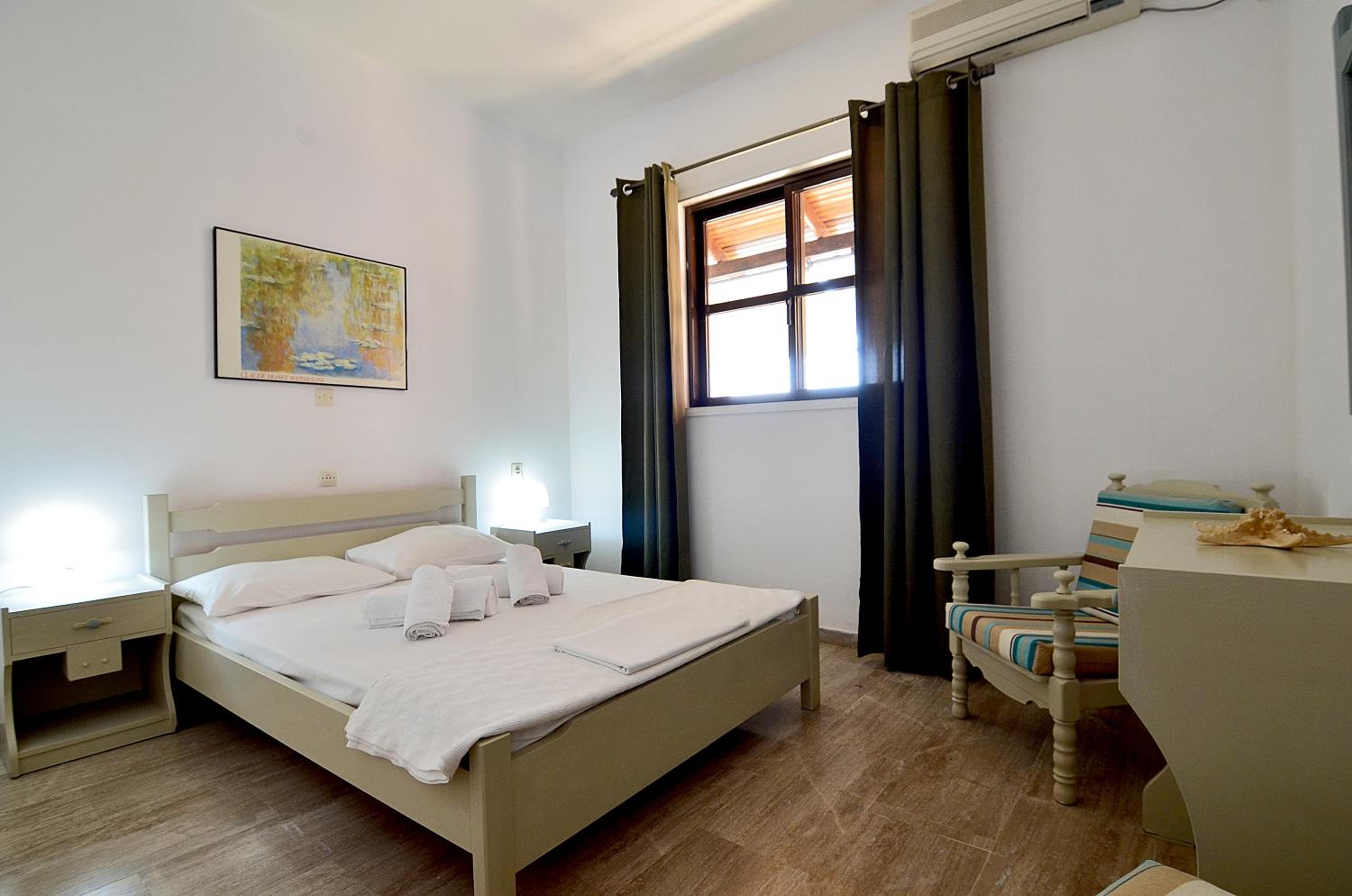 Quadruple Room - Photo 2