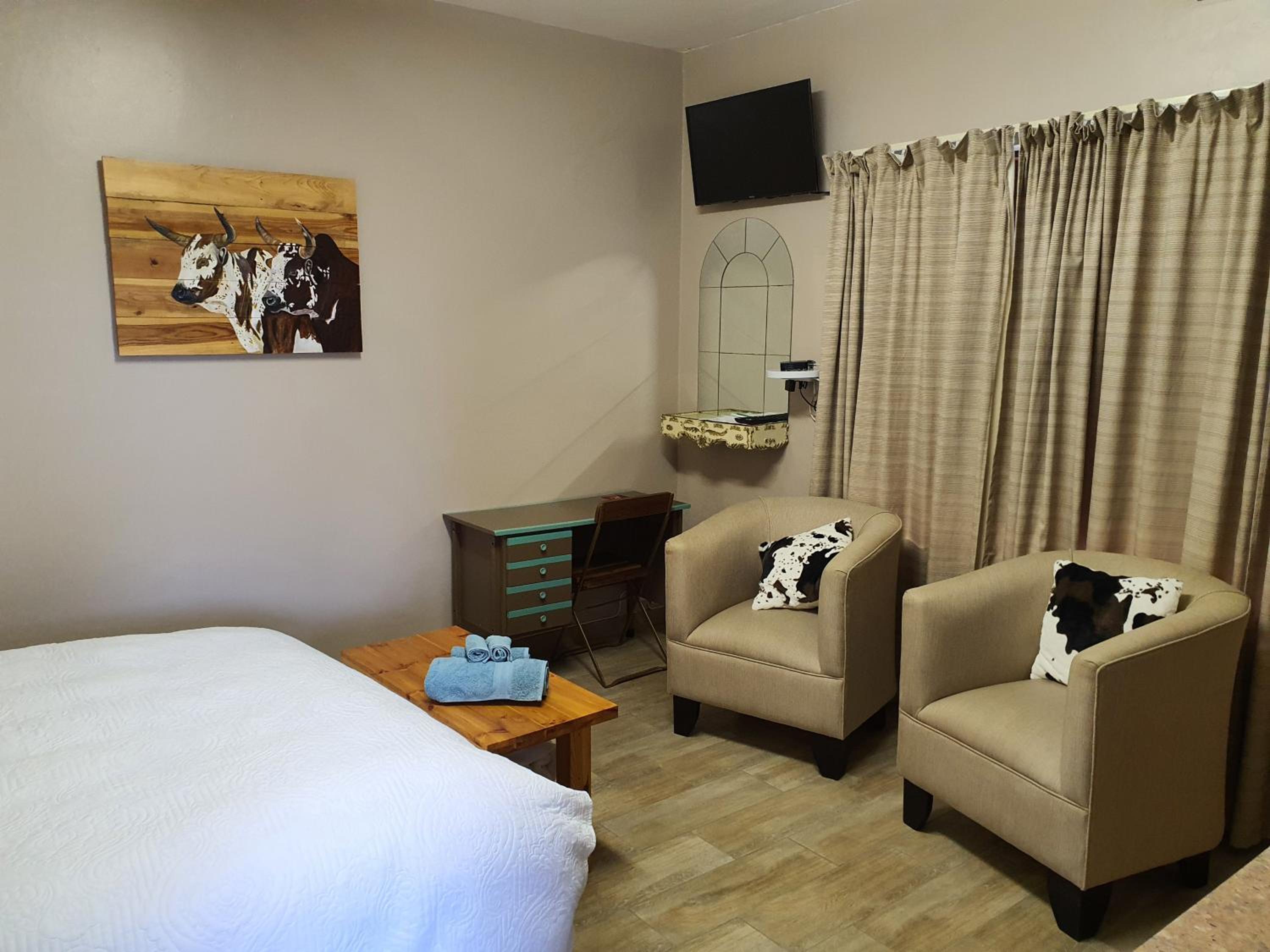 Double Room with Private Bathroom - Photo 6