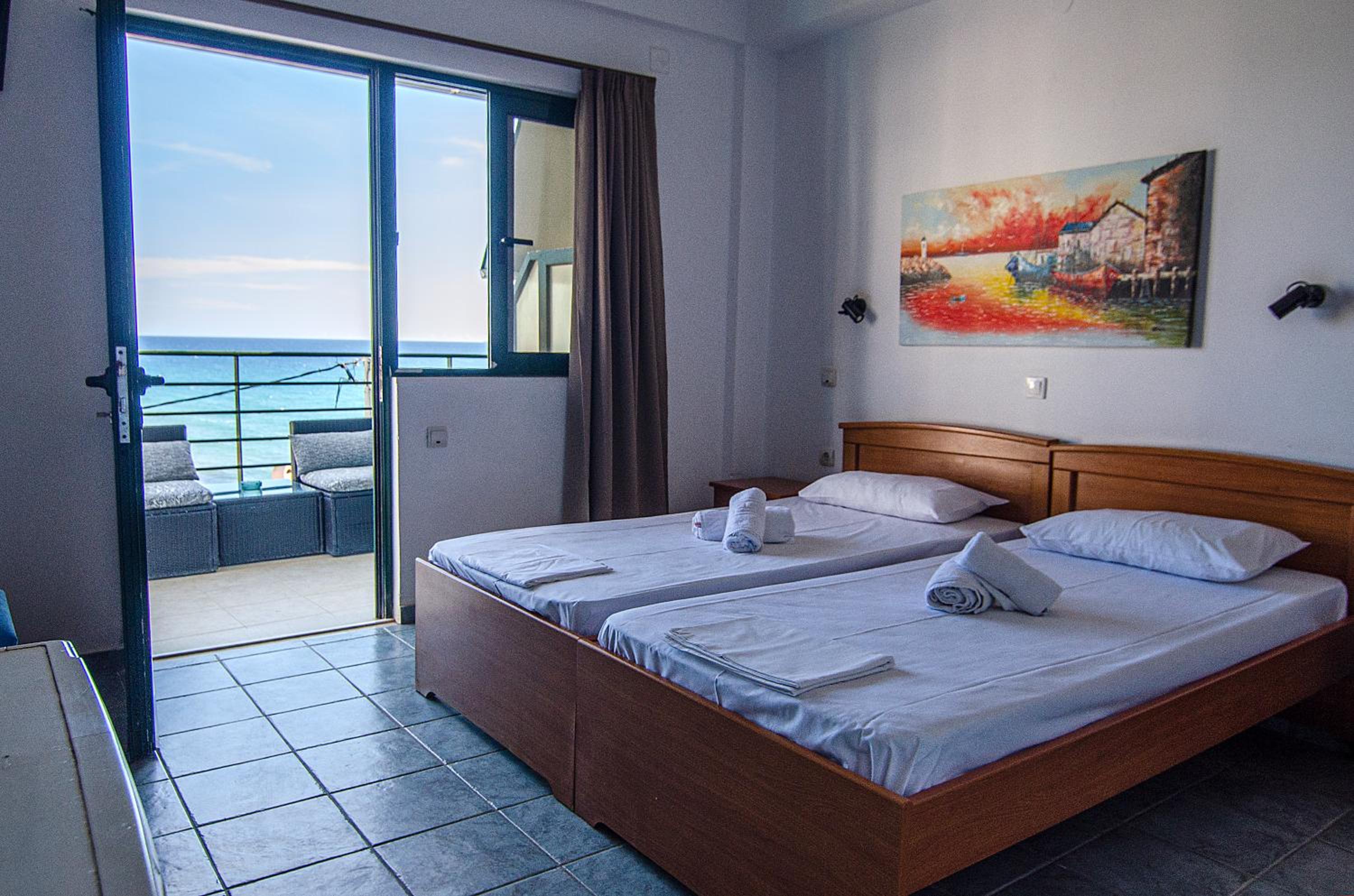 Double or Twin Room photo 3