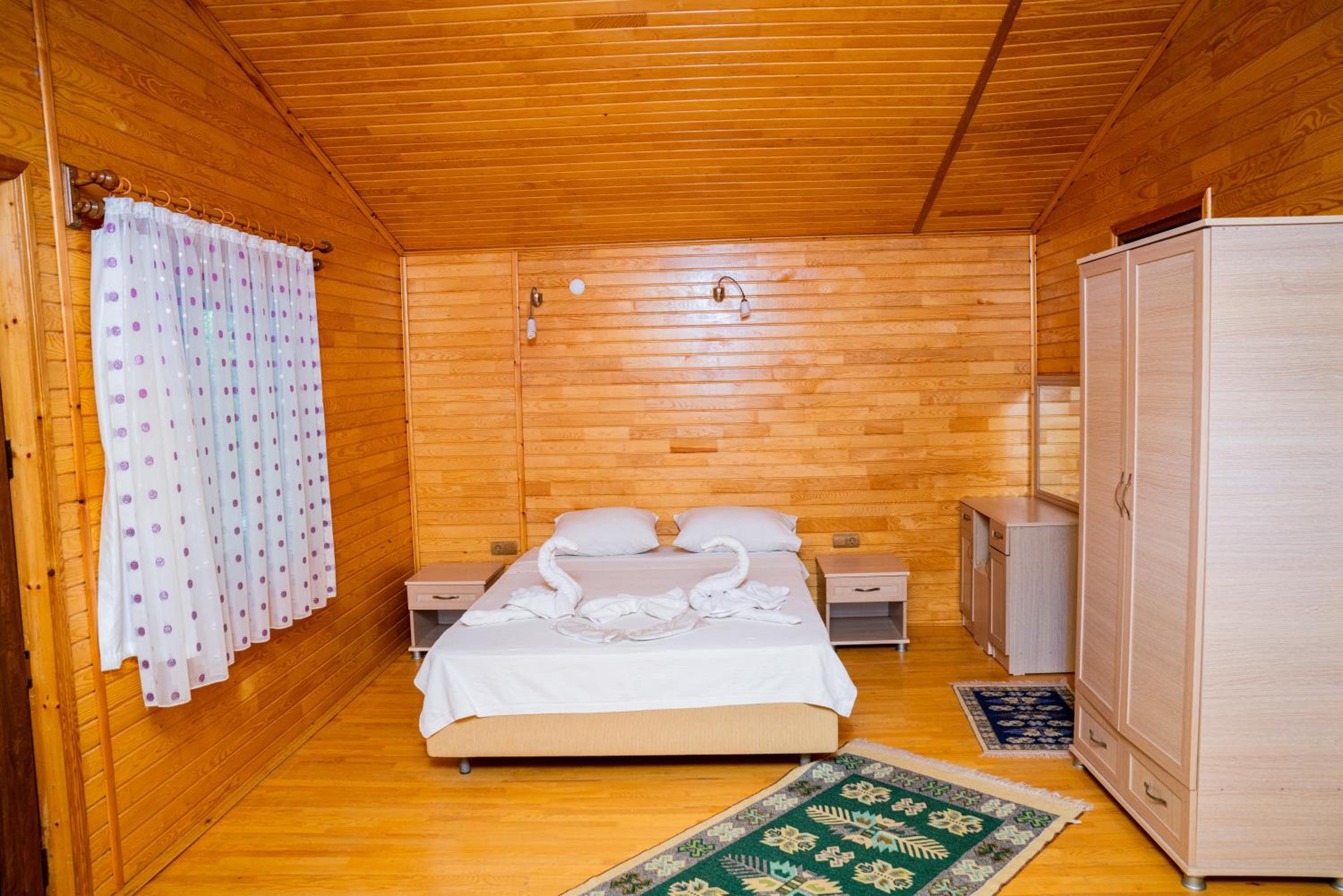 Family Bungalow - Photo 1