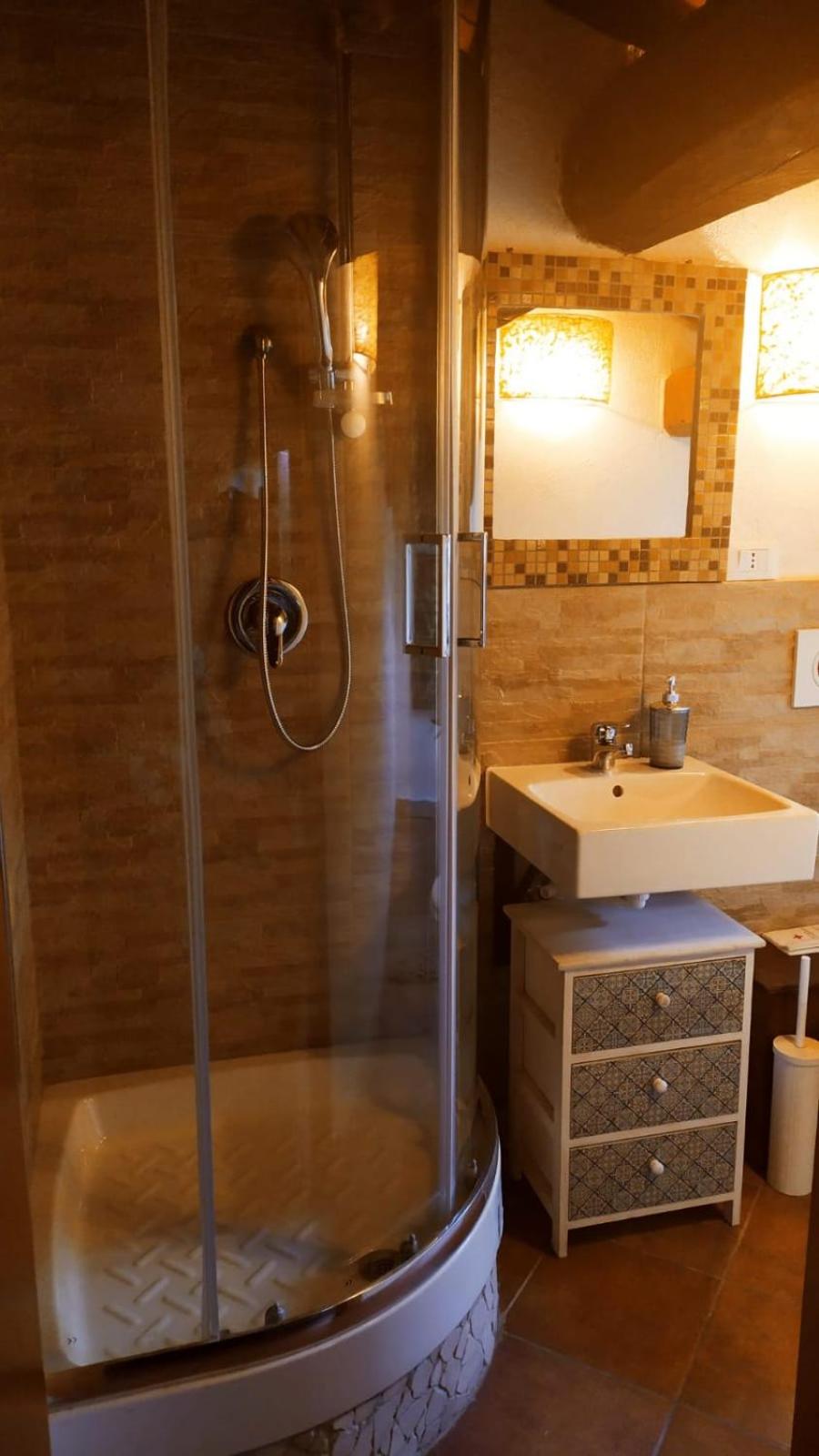 Triple Room with Bathroom - Photo 2