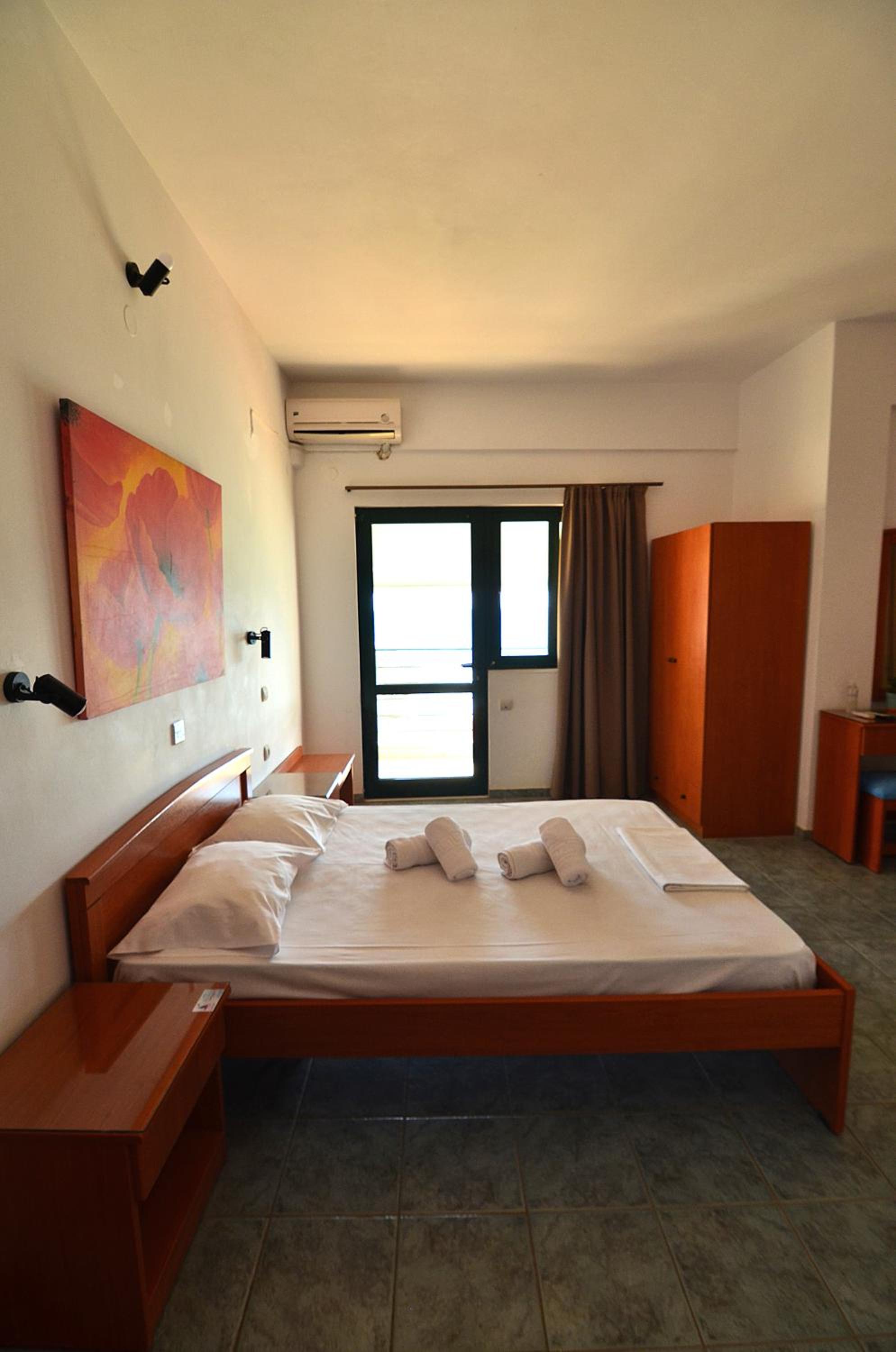 Triple Room - Photo 8