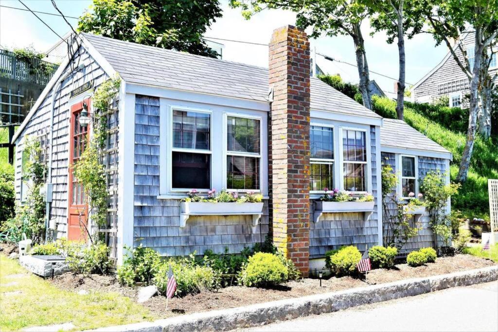 One-Bedroom House photo 1
