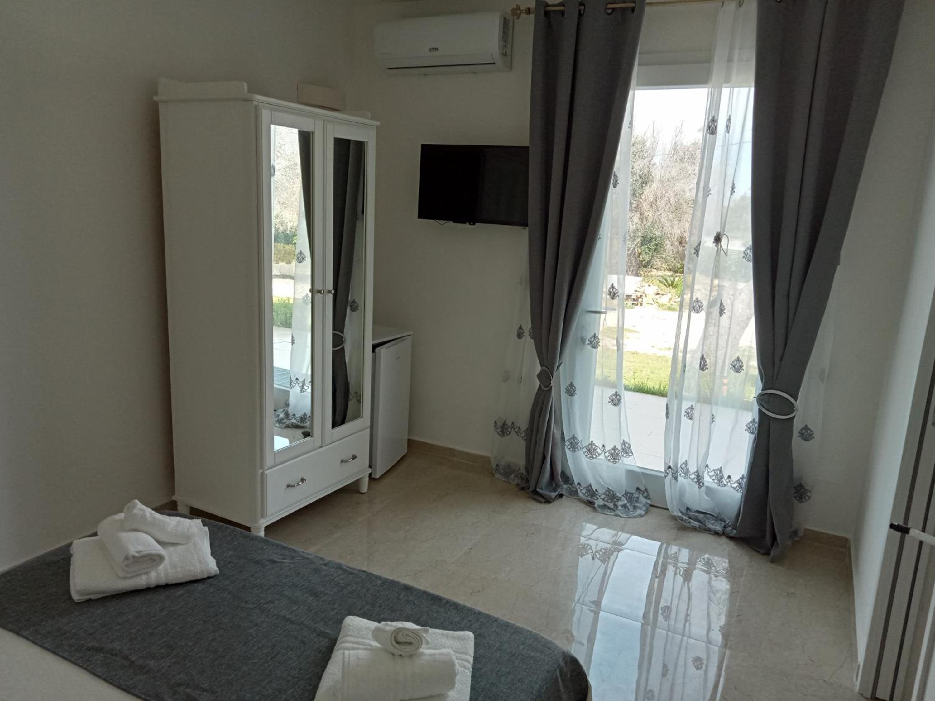 Double Room with Private Bathroom photo 1