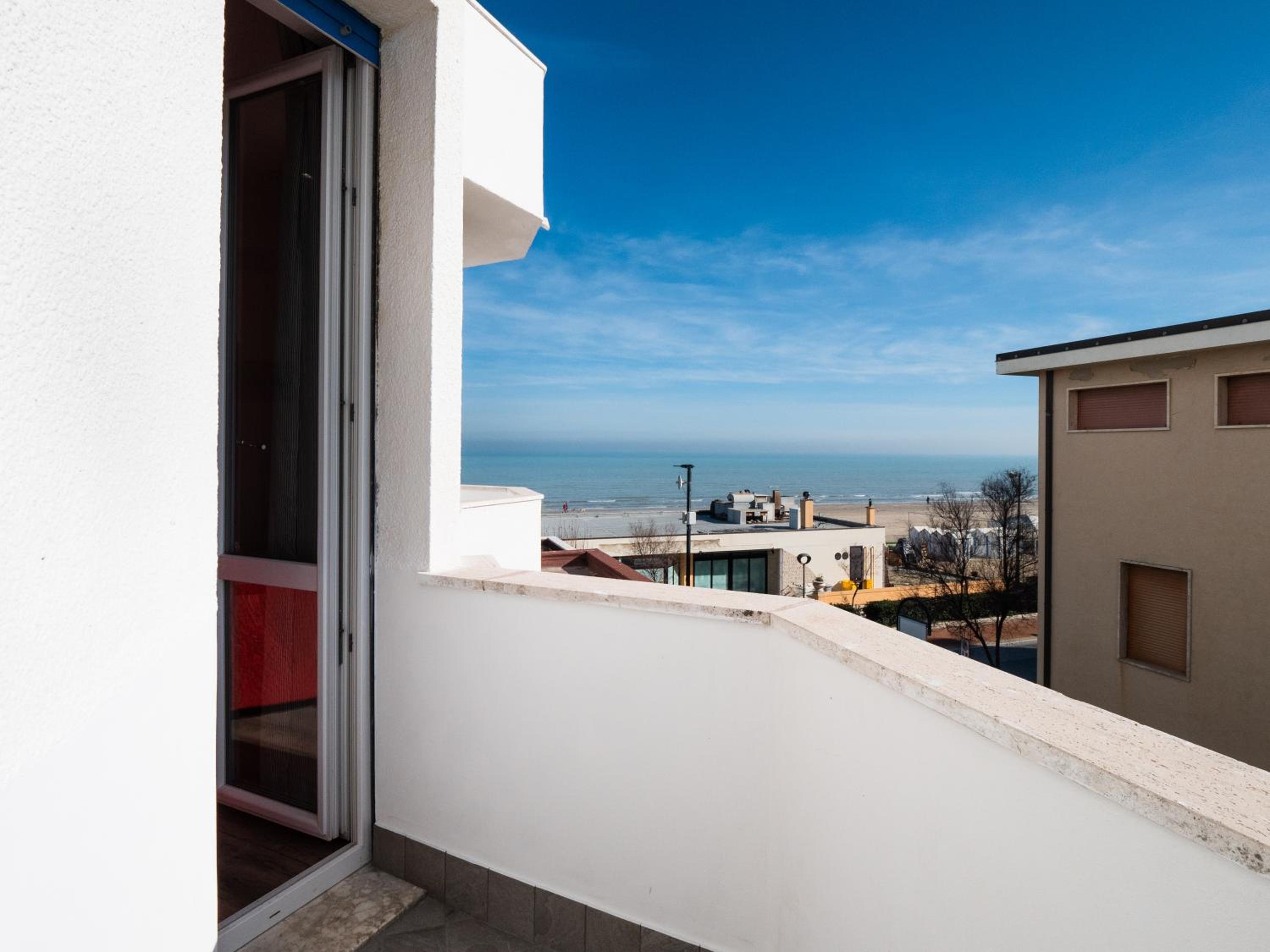 Double Room with Balcony and Sea View photo 3