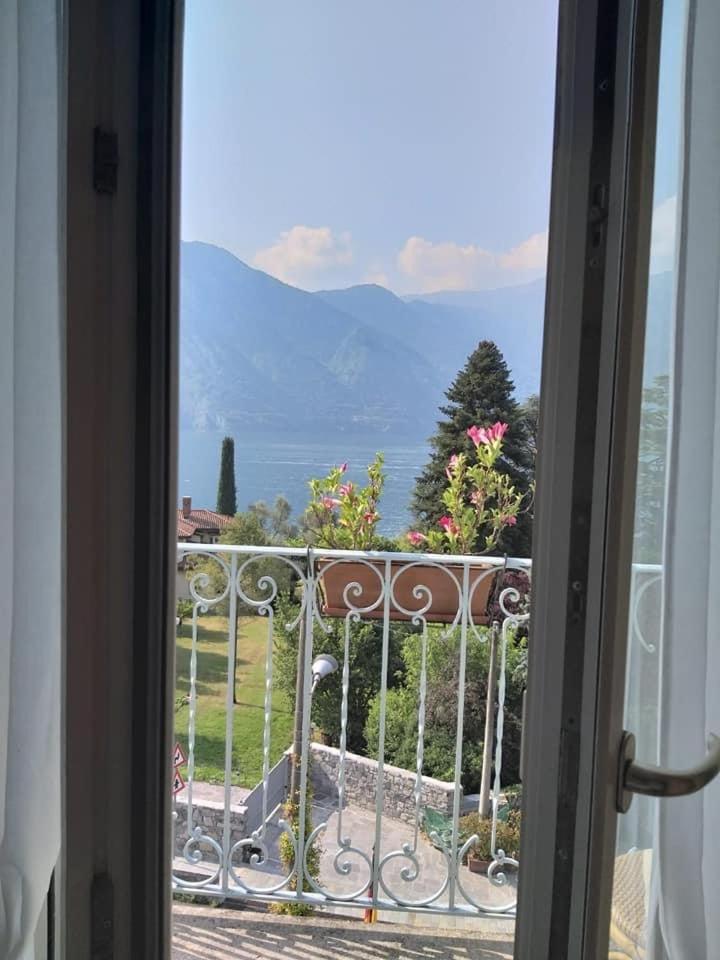 Double or Twin Room with Lake View - Photo 8