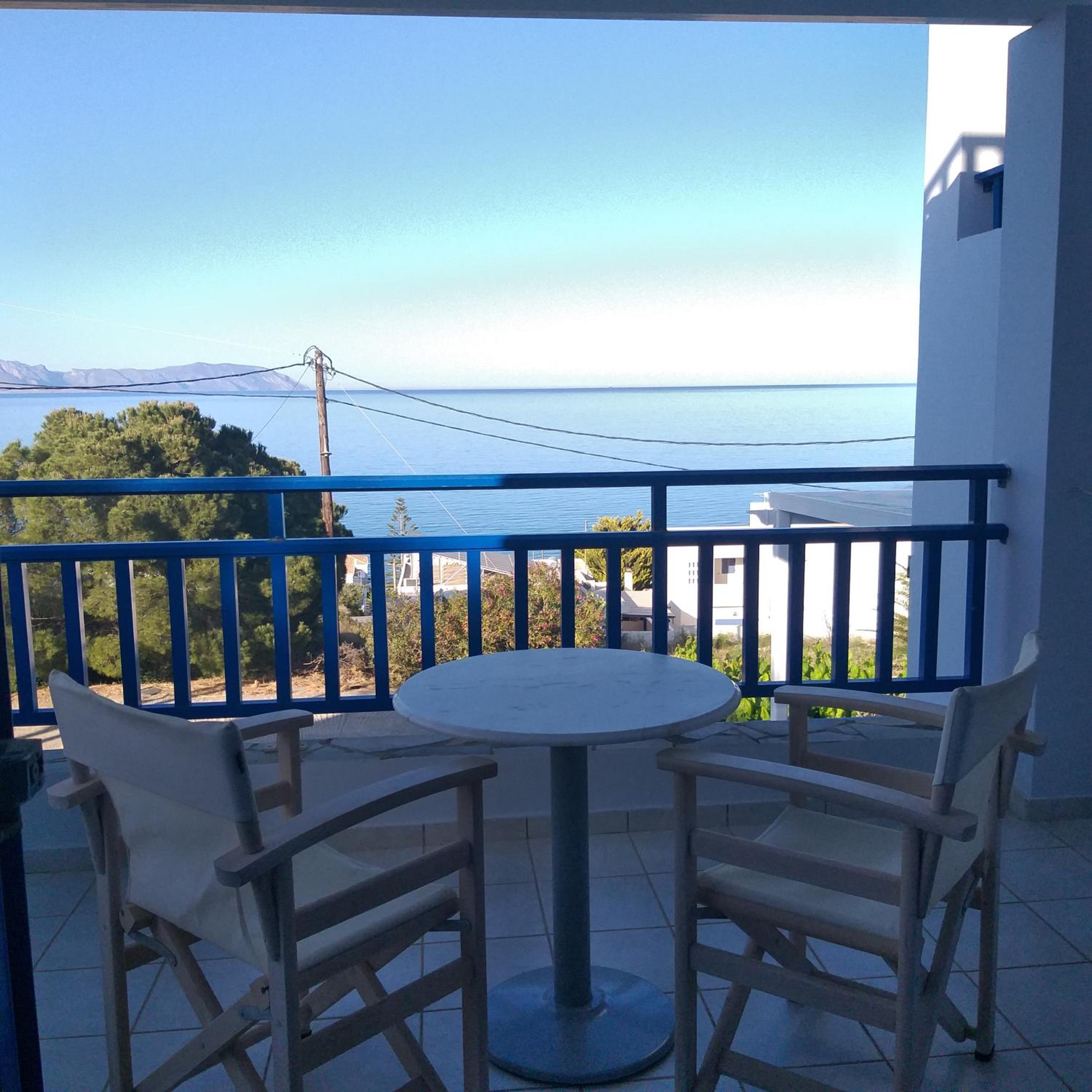 Standard Twin Room with Sea View - Photo 7