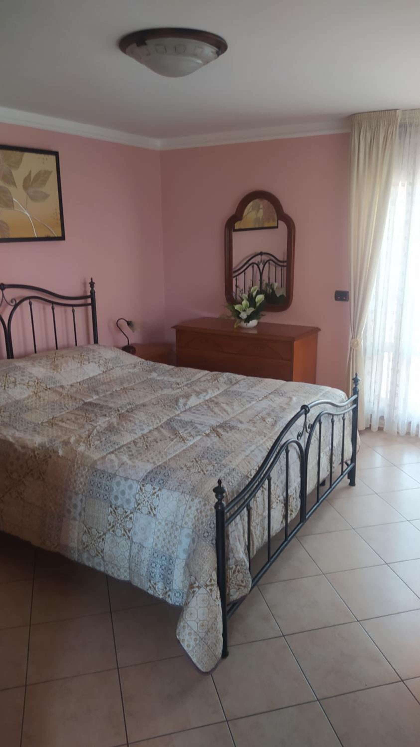 One-Bedroom Apartment - Photo 10