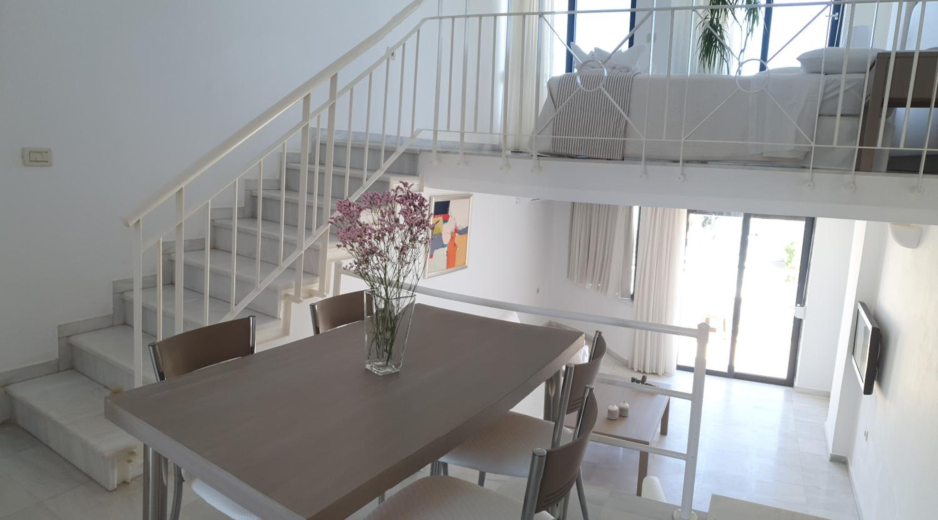 Maisonette with Side Sea View - Photo 12