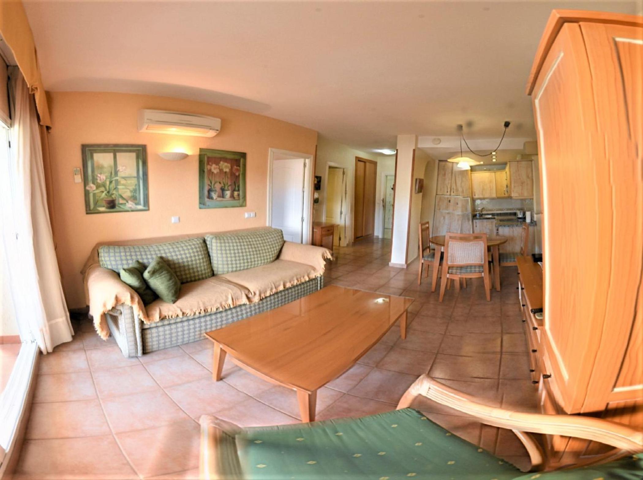 Apartamento con vista a la piscina