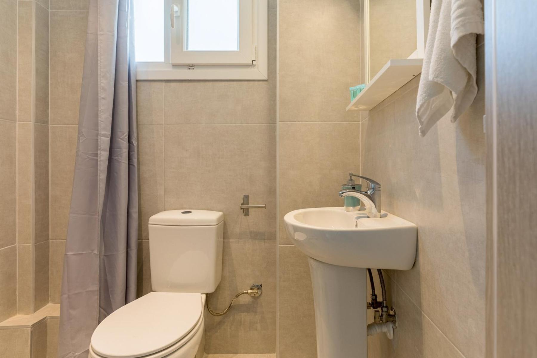 Deluxe Suite with Spa Bath photo 2