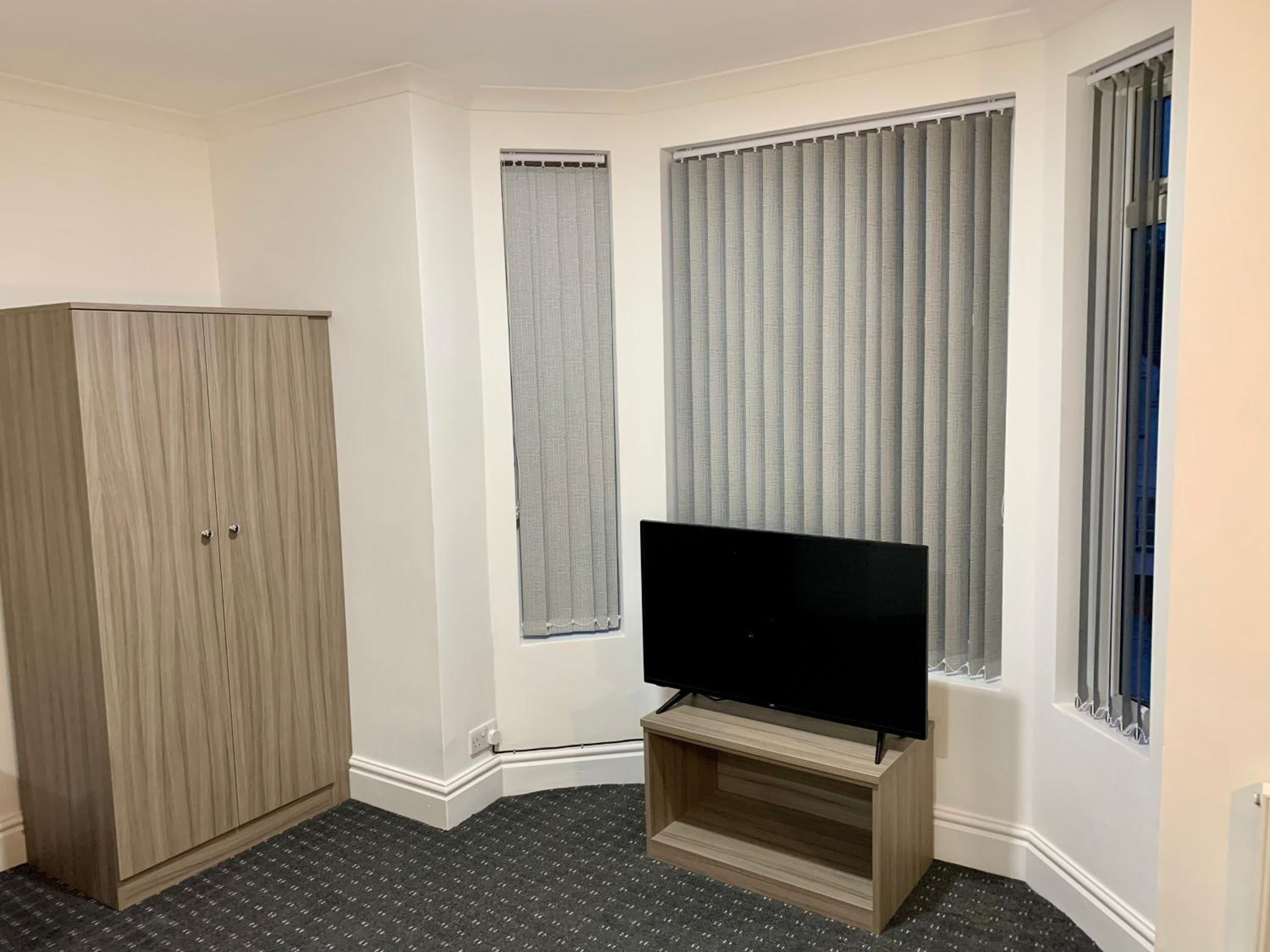 Standard Family Room - Photo 6