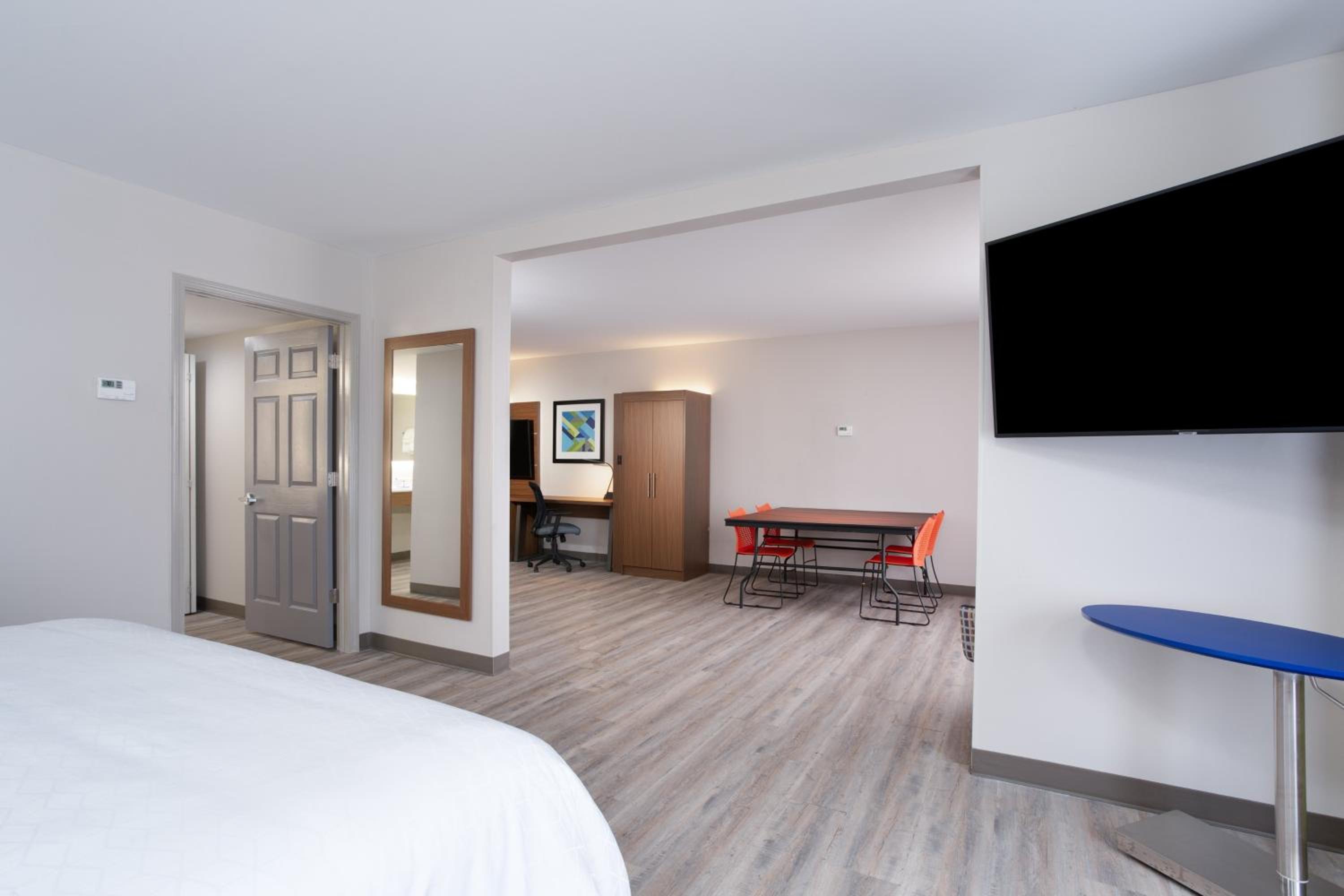 King Suite with Sofa Bed photo 1