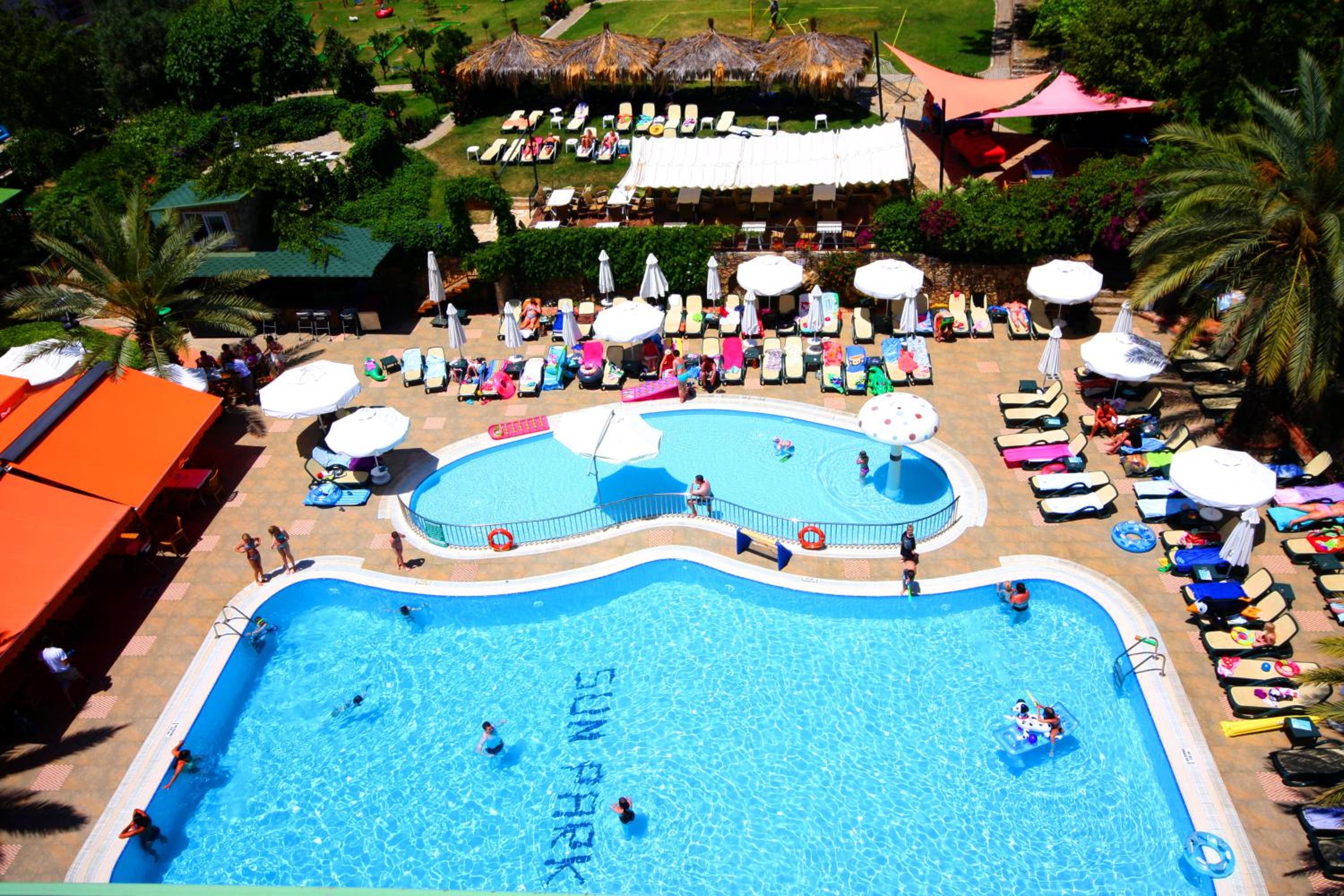 Suite with Pool View - Photo 5