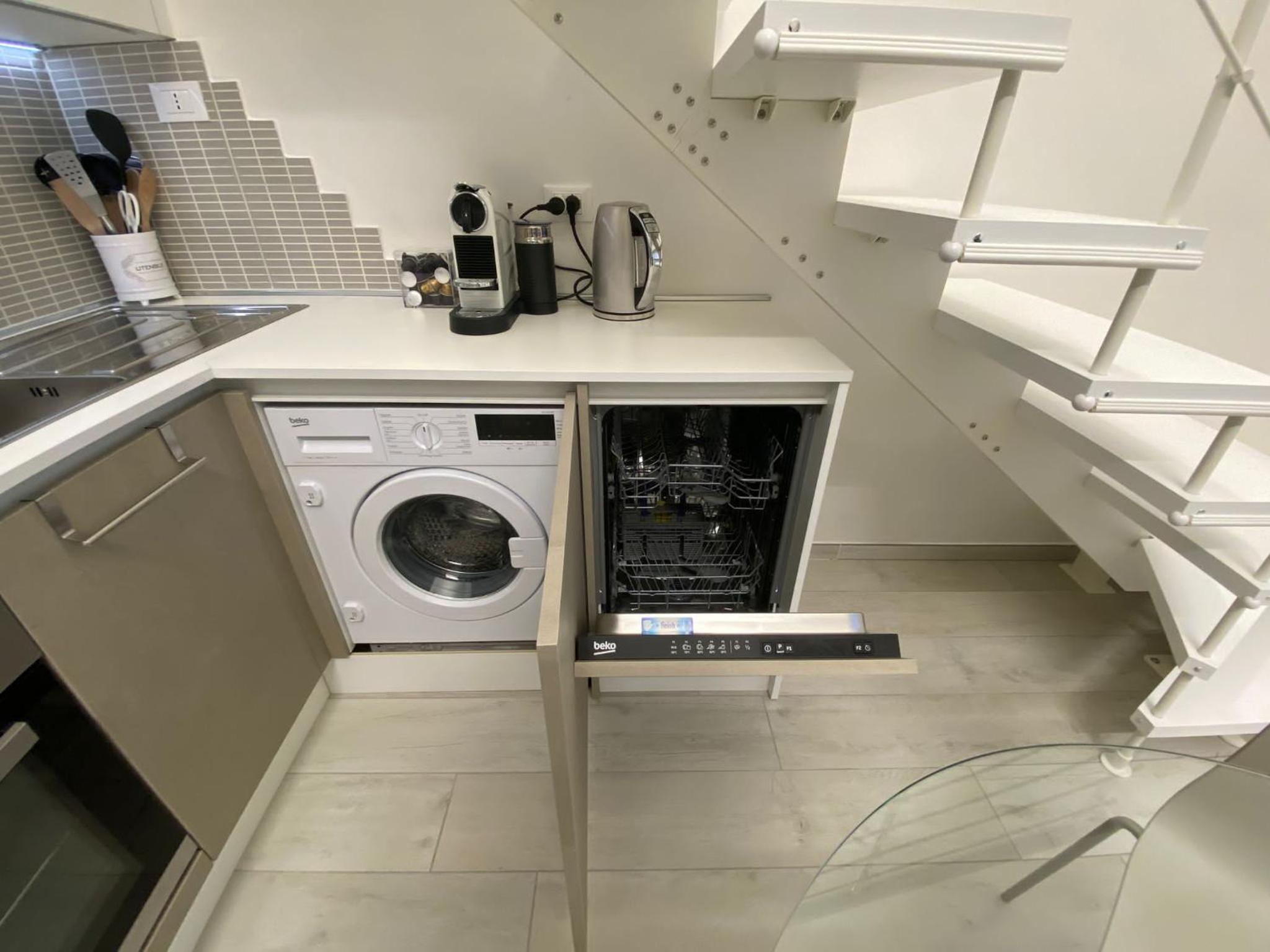 One-Bedroom House - Photo 11