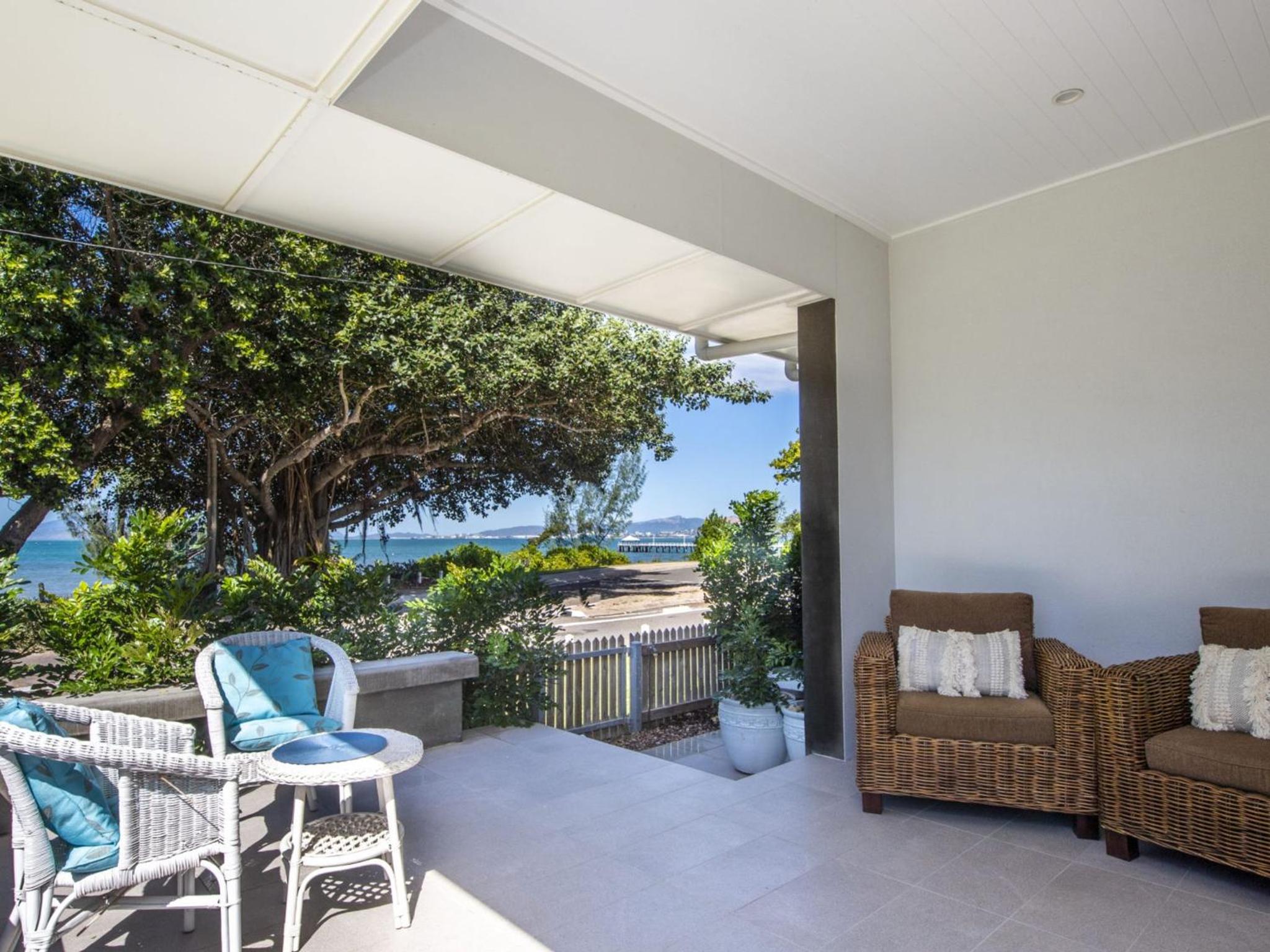 Villa photo 3