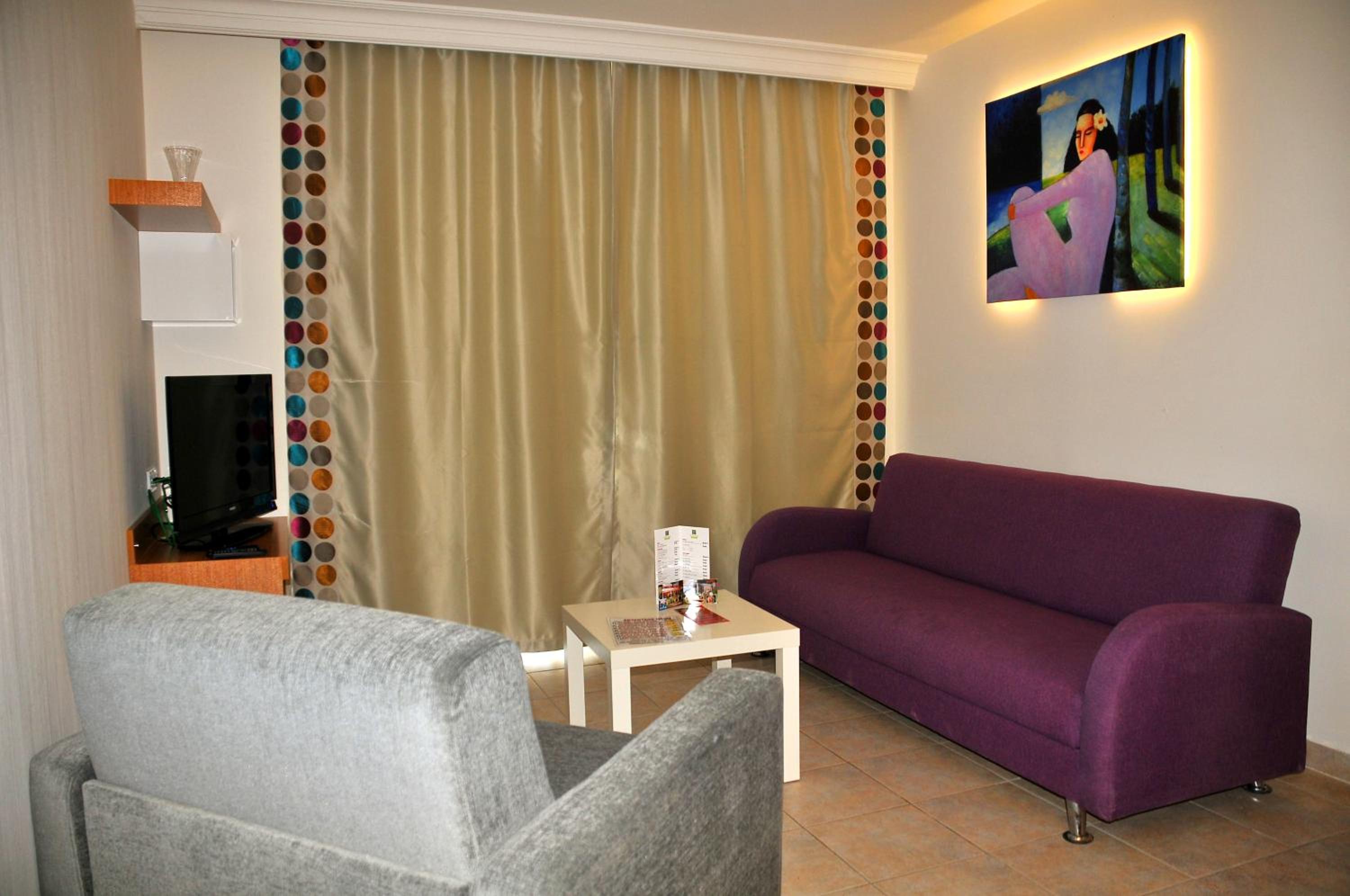 Suite - Photo 4