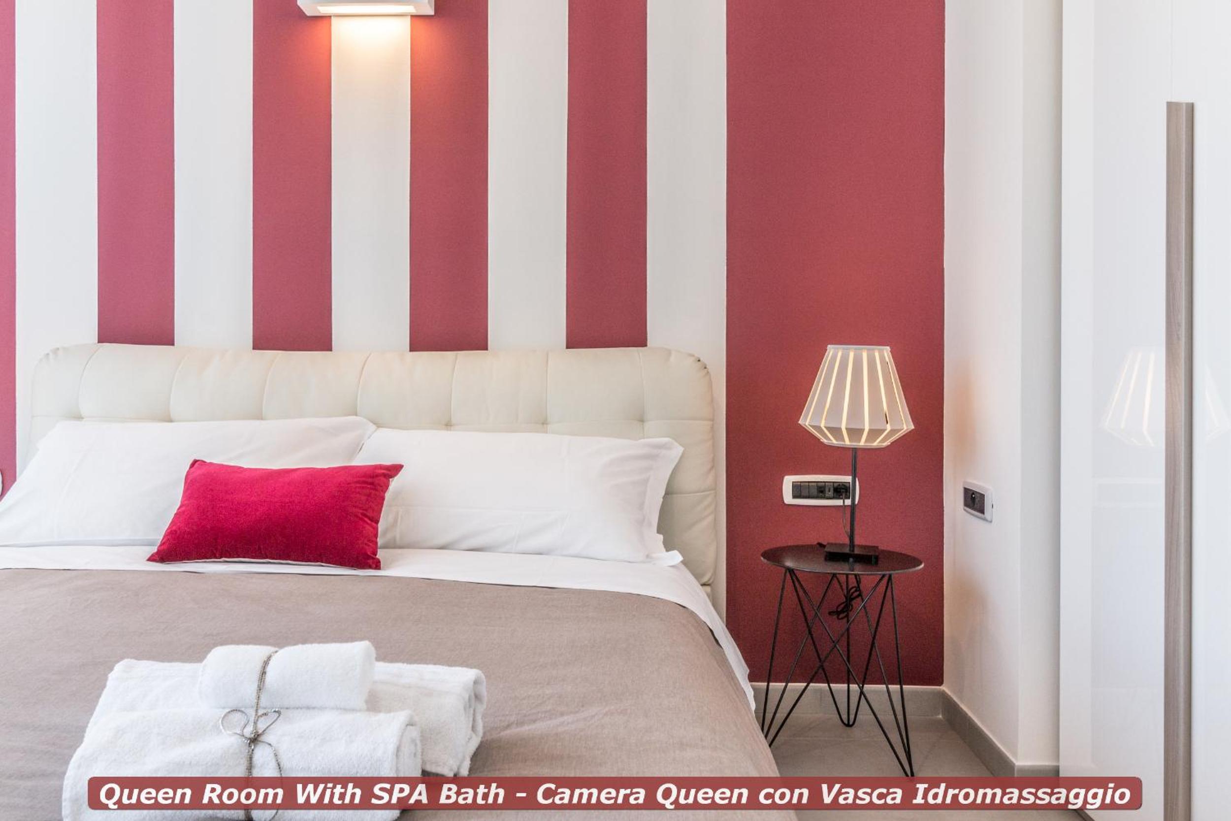 Queen Room with Spa Bath